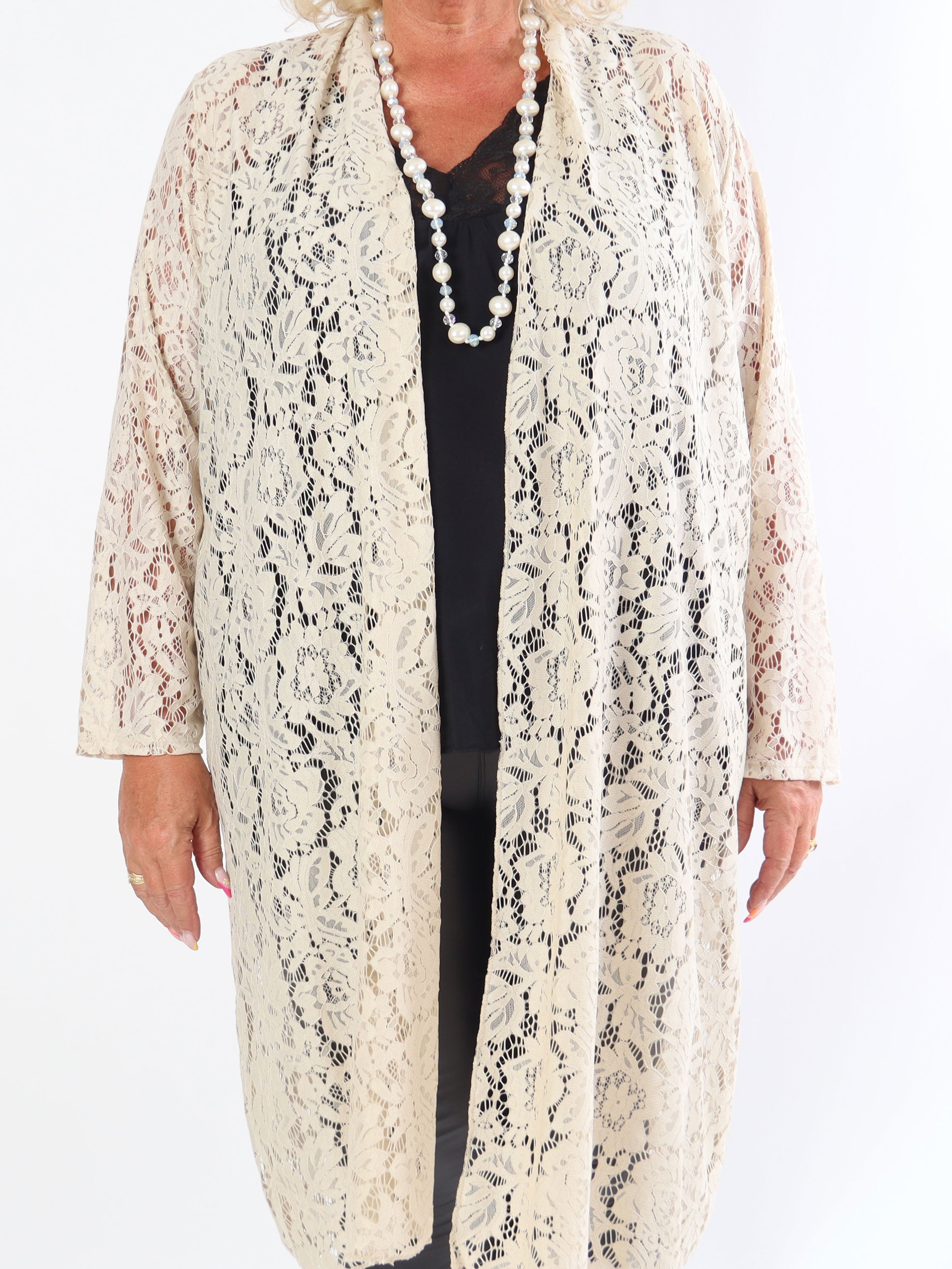 Cece - Plus size kofta i mjuk elastisk spets