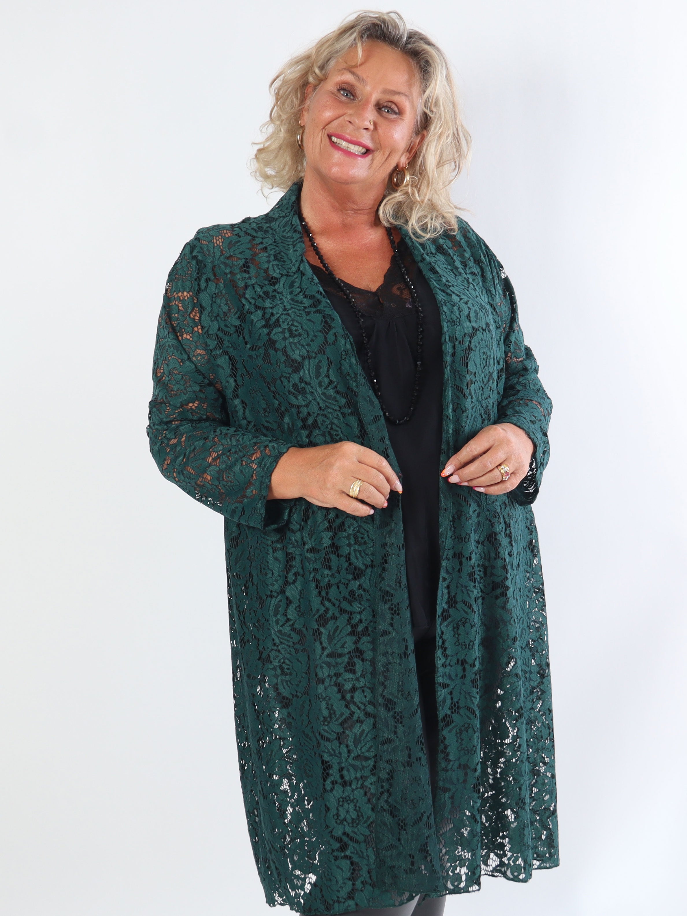 Cece - Plus size-kofta i mjuk spets med stretch