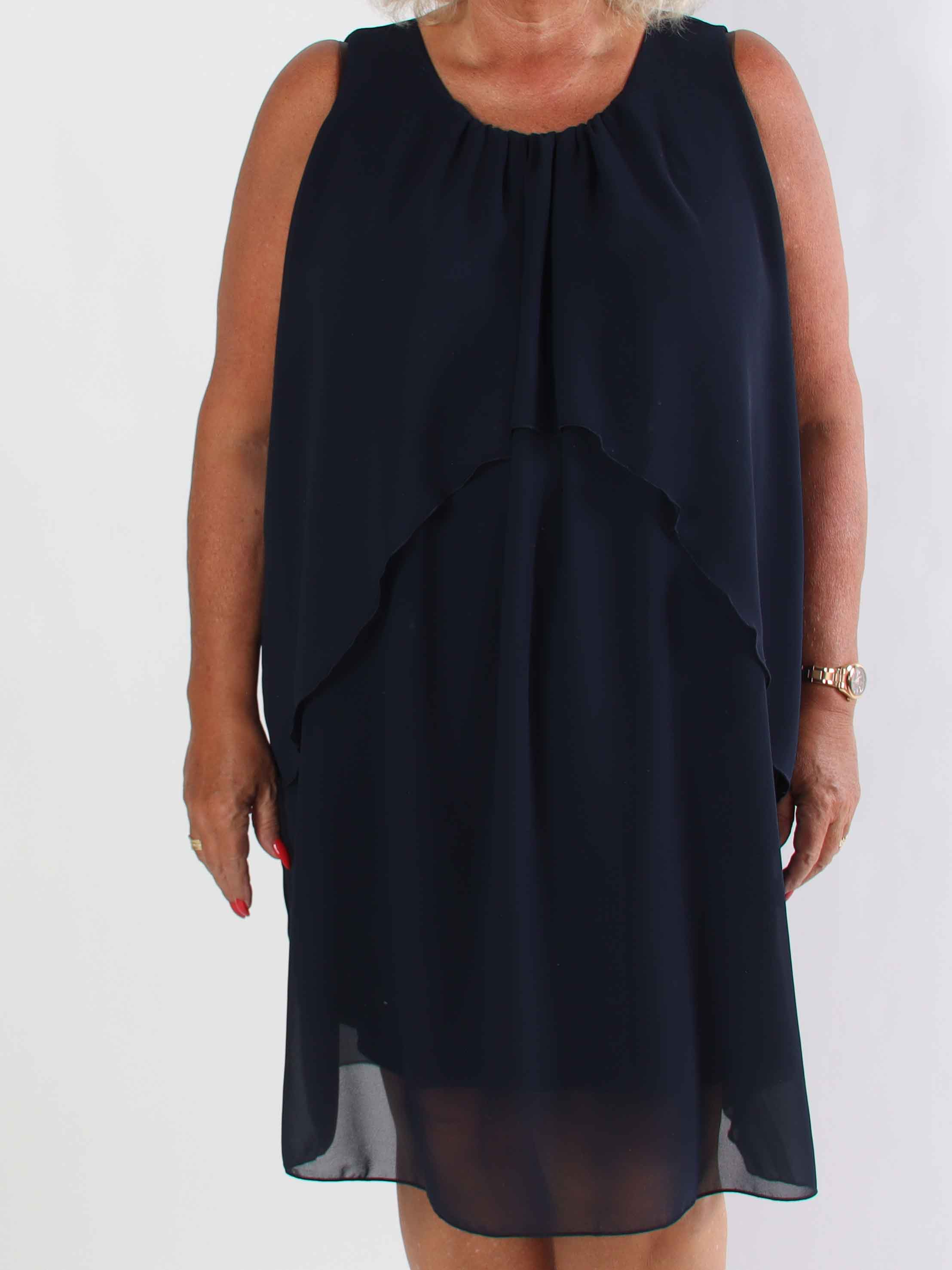 Chanelli - Sød plus size kjole med chiffon flæselag