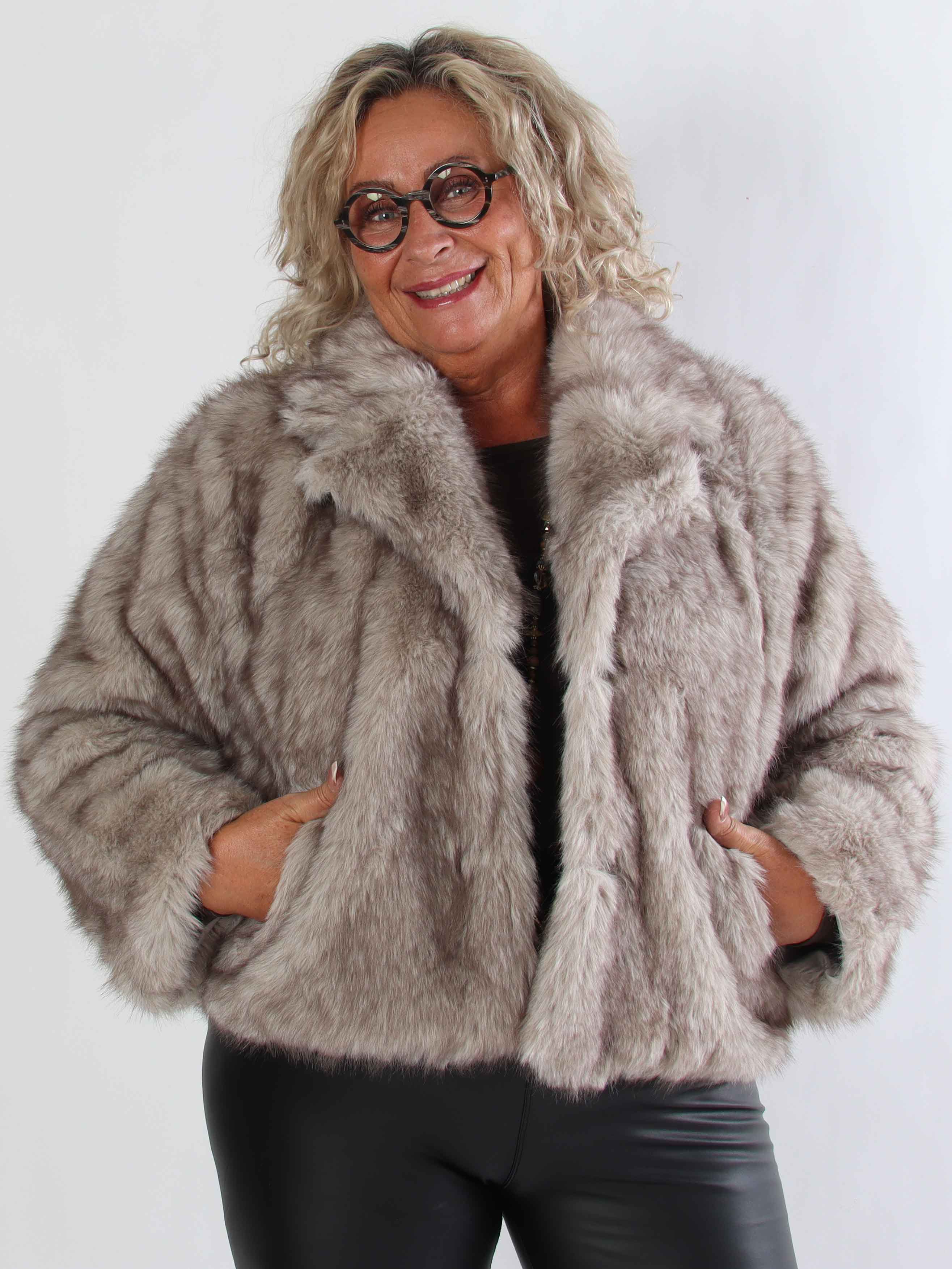 Charlene - Kort mjuk fuskpälsjacka