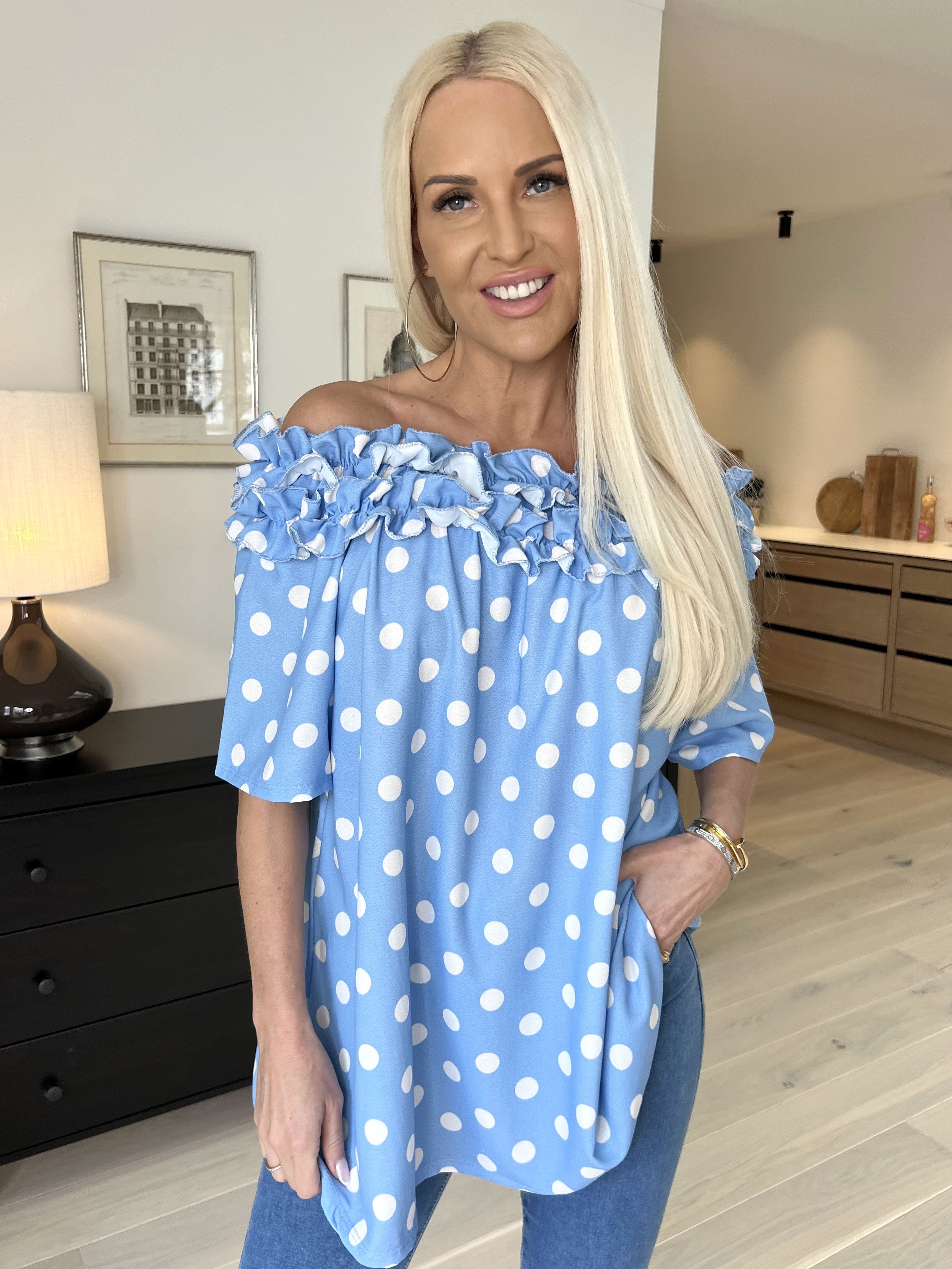 Chili Sleeveless Dot - Tunika med prickar och volanger
