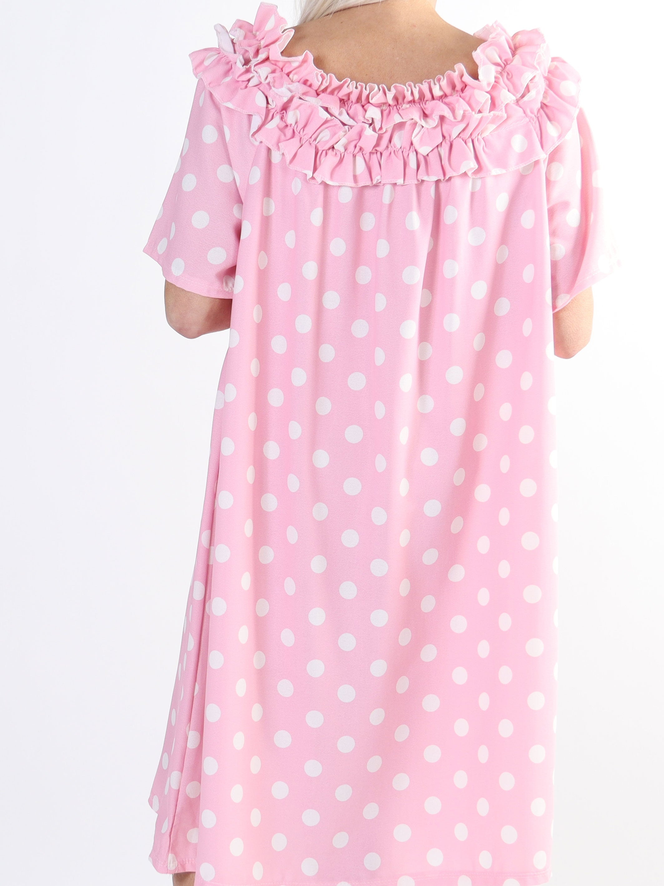 Chili Sleeveless Dress Dot - Plus size-klänning med prickar och volanger