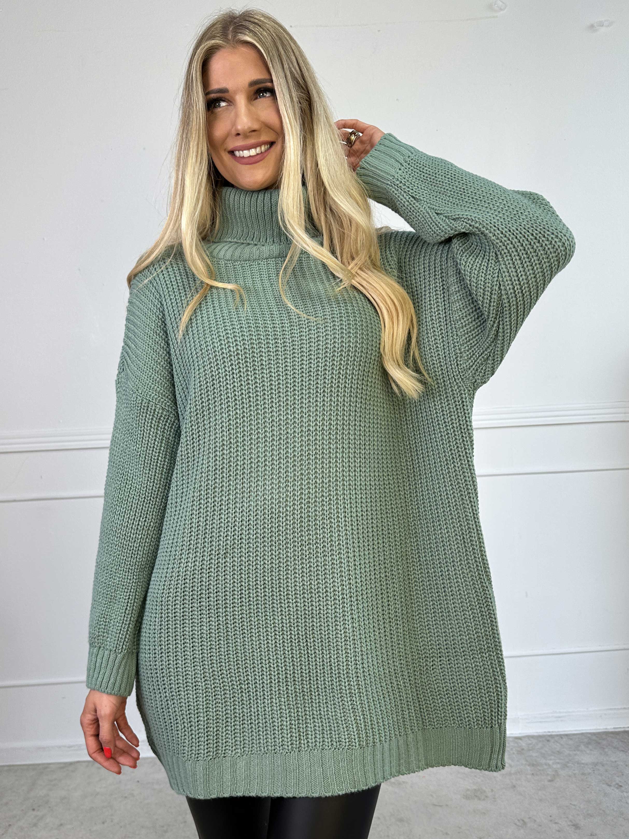 Cindy - Enfärgad mysig stickad tröja med polokrage