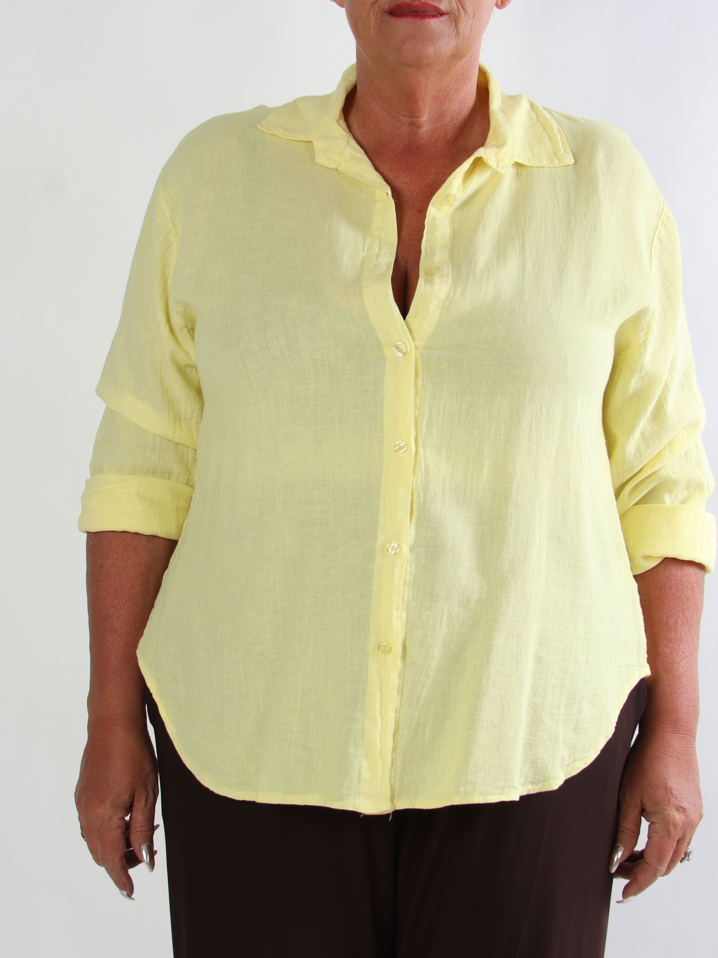 Clara Shirt - Enfärgad plus size skjorta i viskos och linne
