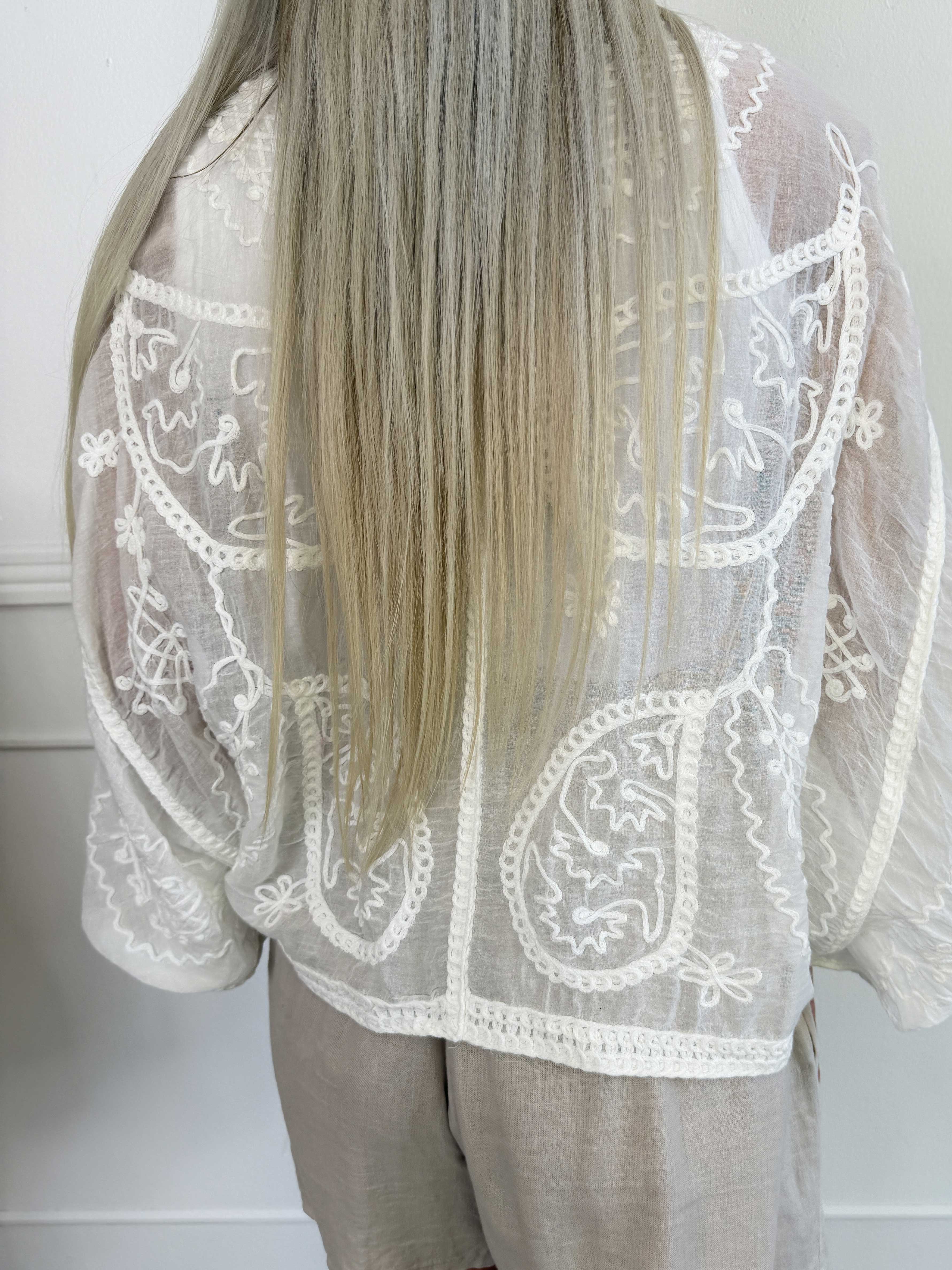 Cookie - Sød cardigan i let bomuld med fine broderede detaljer