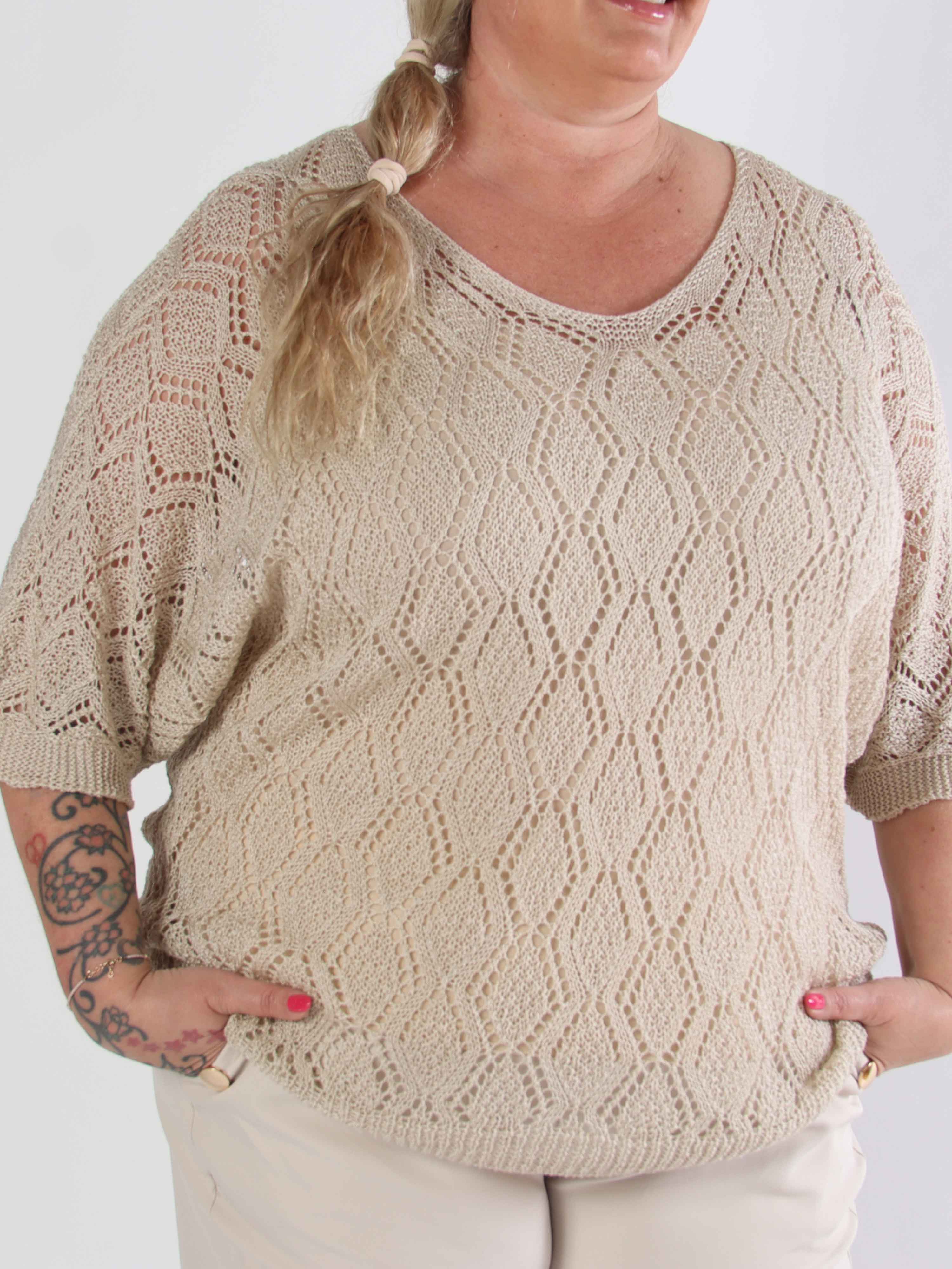 Deisy - Söt plus size-tunika i stickat spetsmönster