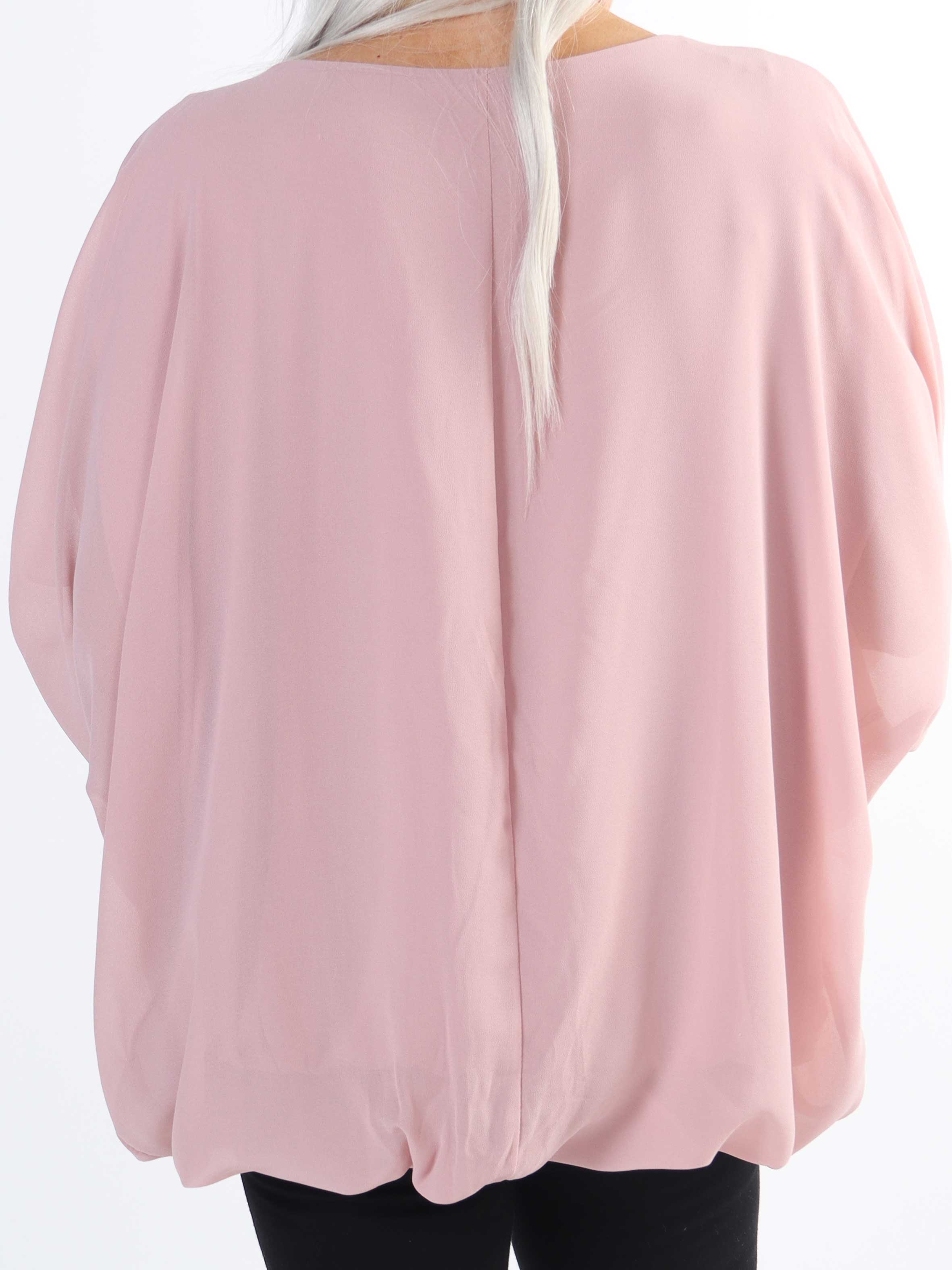 Destiny Plain - Plus size blus i chiffong med fladdermusärmar