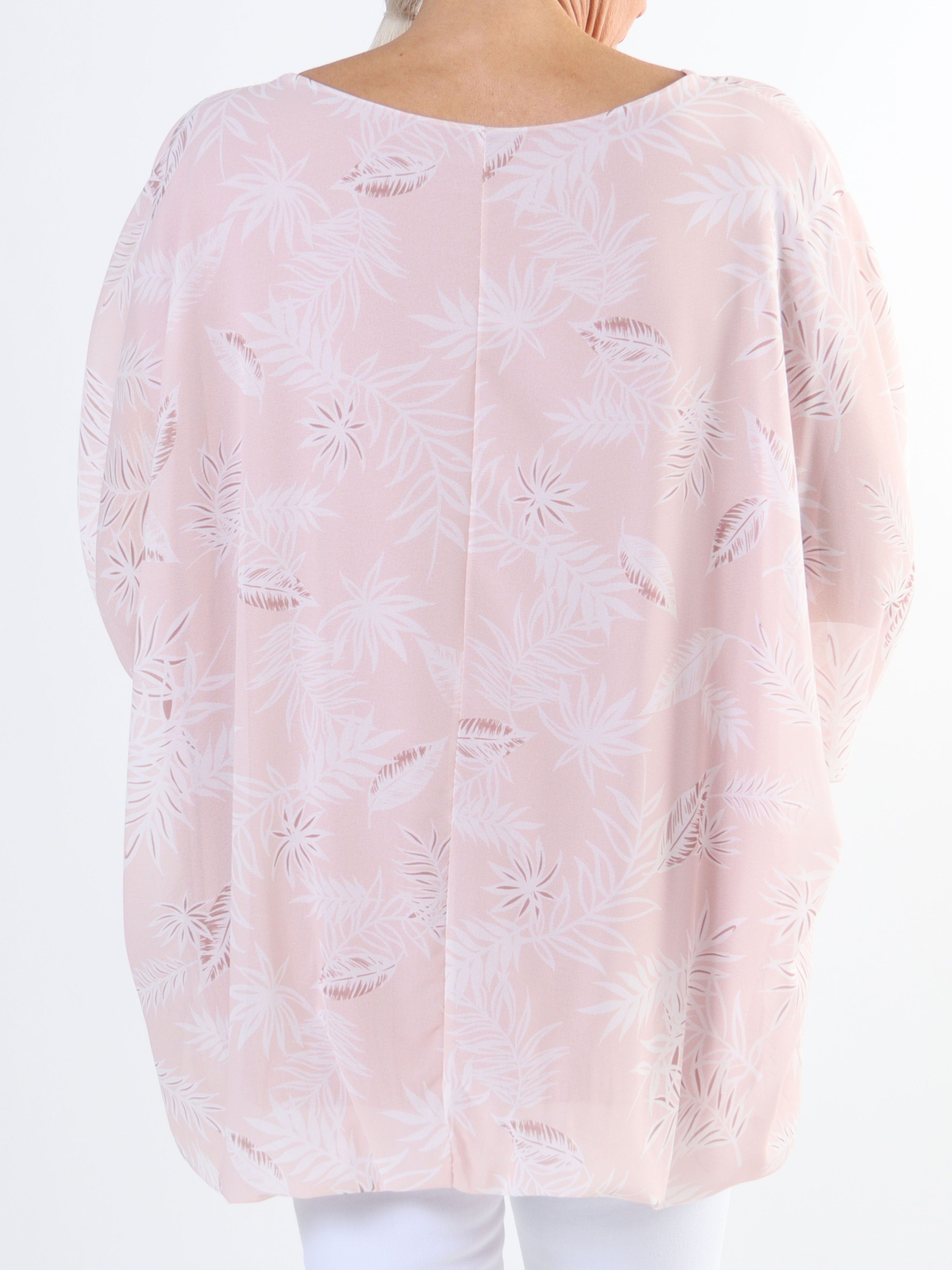 Destiny Leaf - Plus size chiffongblus med lövmönster