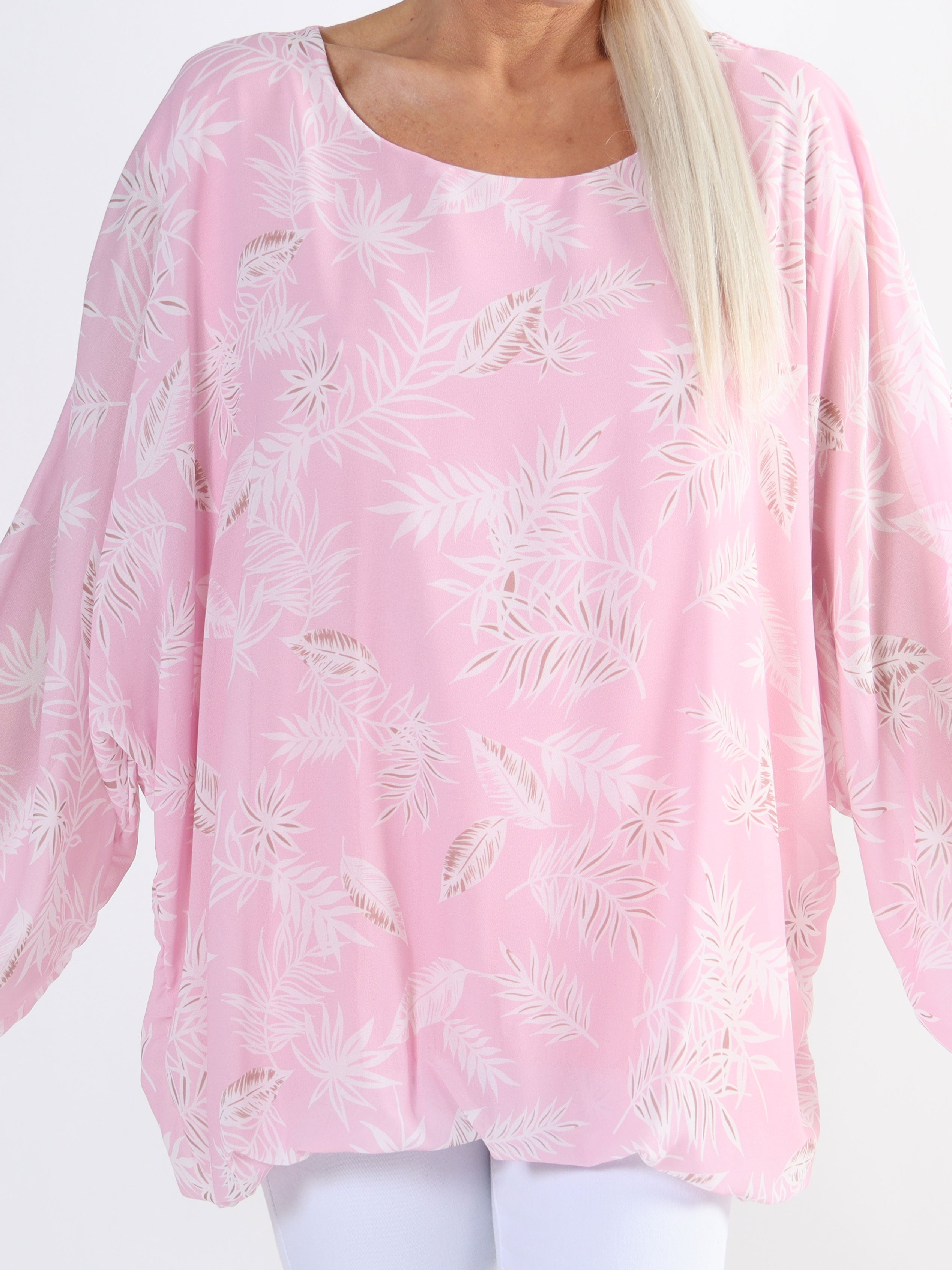 Destiny Leaf - Plus size chiffongblus med lövmönster