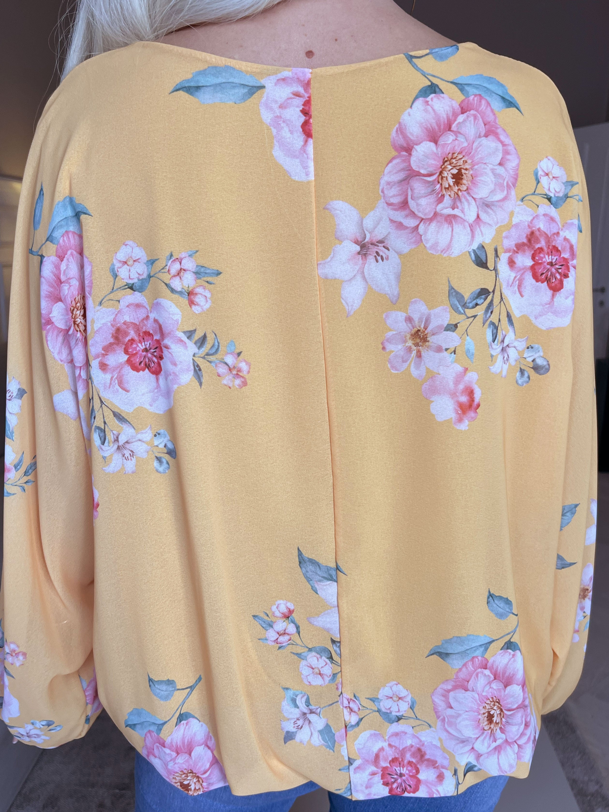 Destiny Rose - Blus i chiffong med bondrosor
