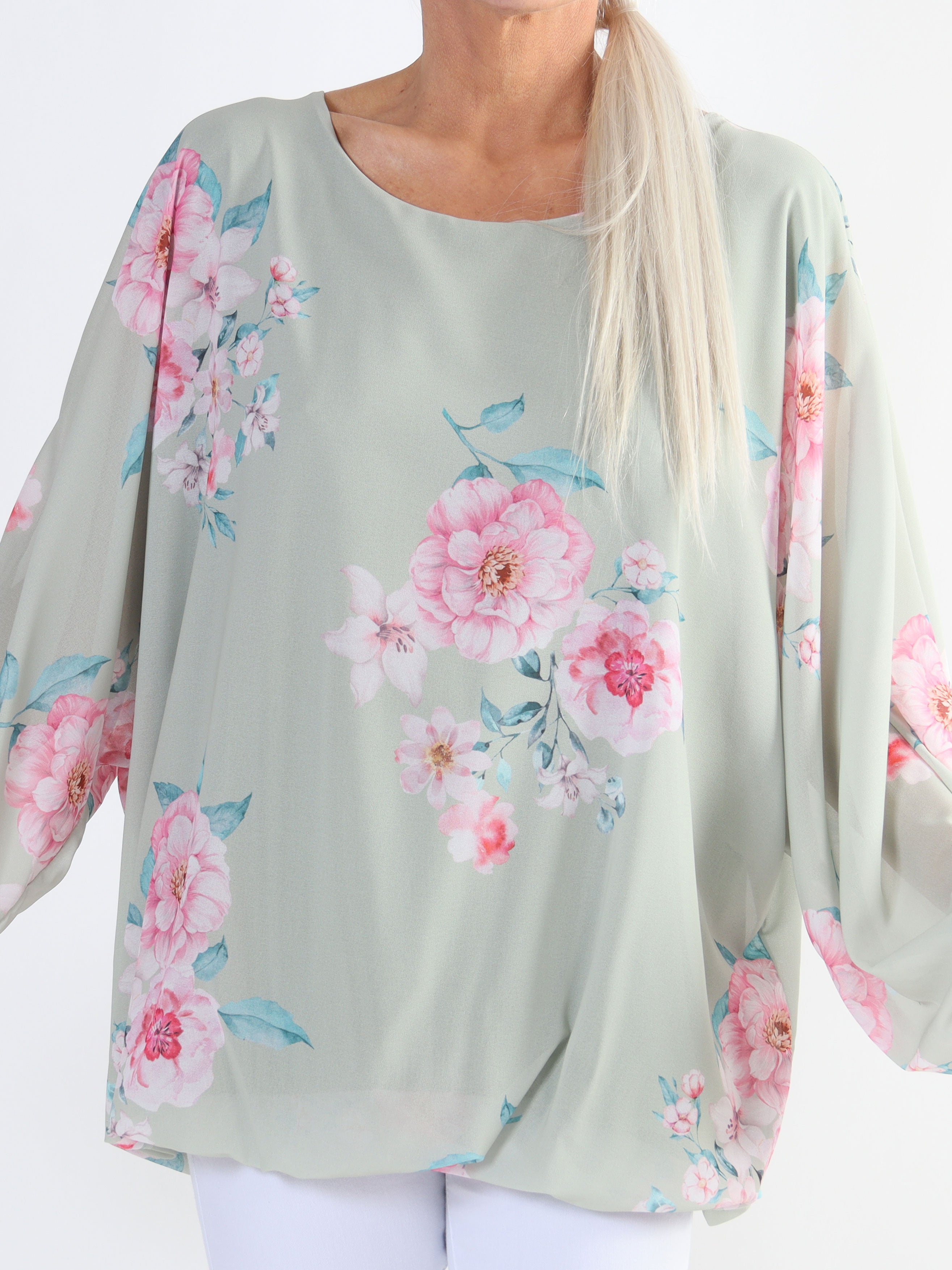 Destiny Rose - Plus size blus i chiffong med bondrosor