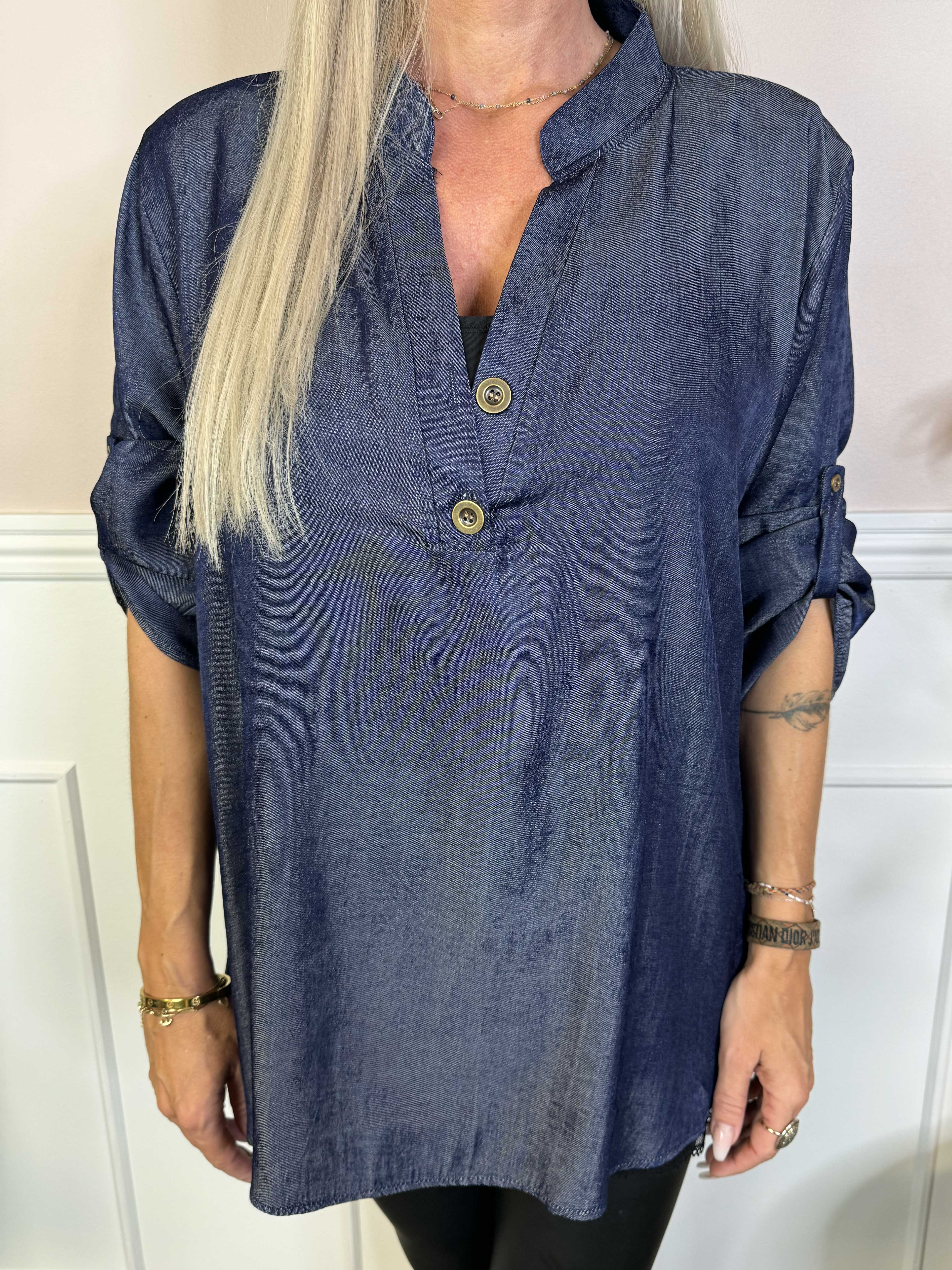 Ebba Denim - Söt denimskjorta med guldknappar