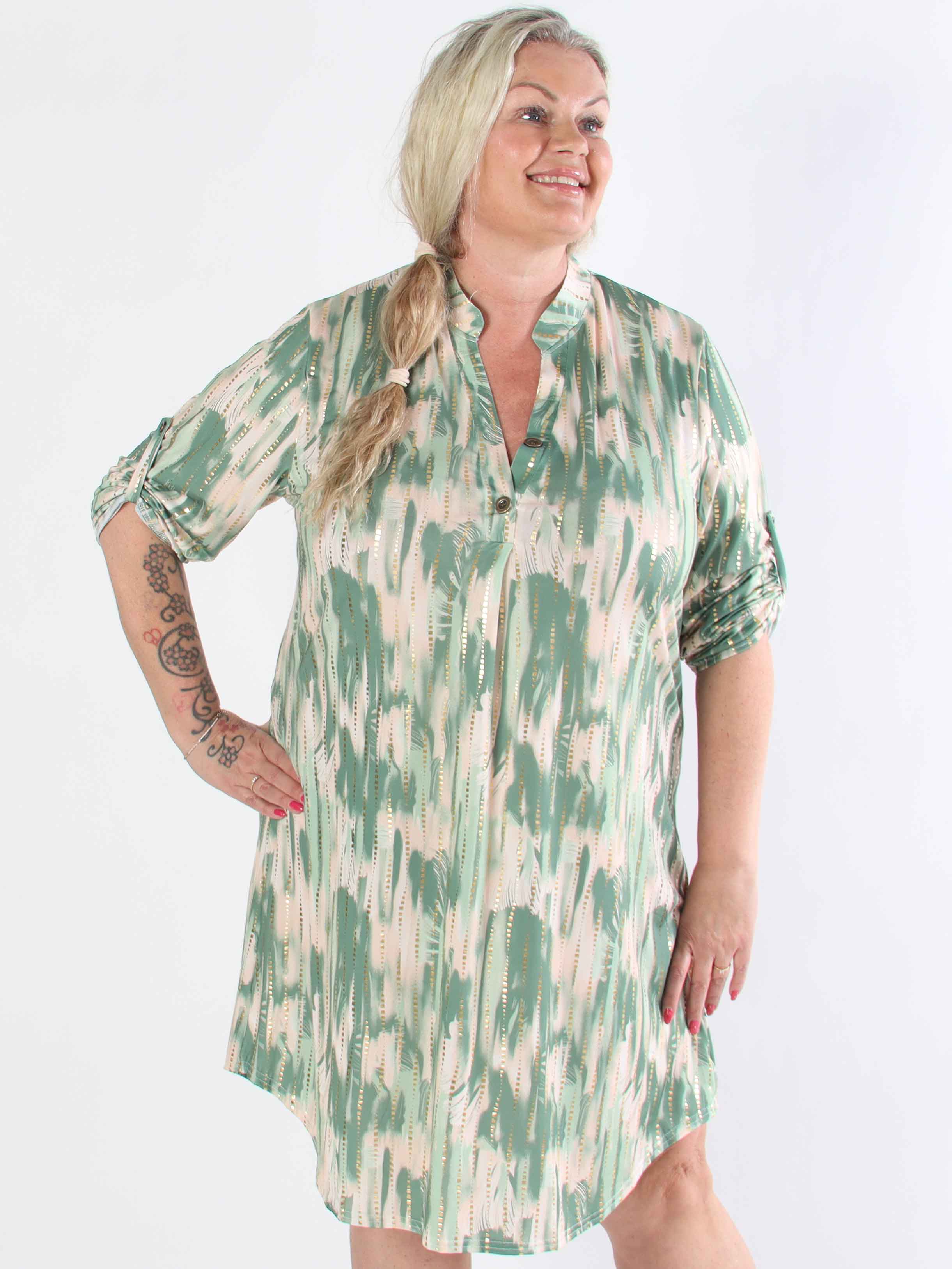 Ebba Pattern Long - Elastisk mönstrad plus size klänning med gulddetaljer