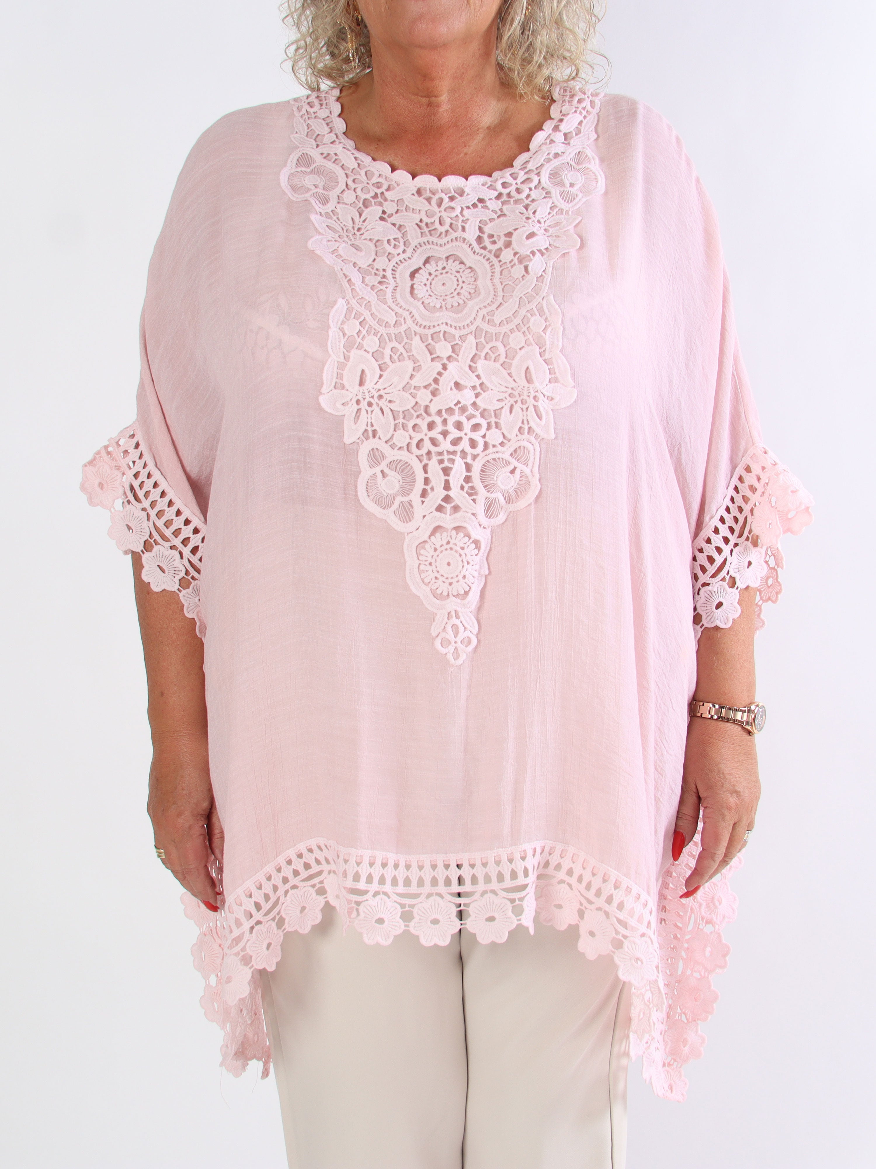 Elena - Mjuk plus size tunika i bomull med fina broderier