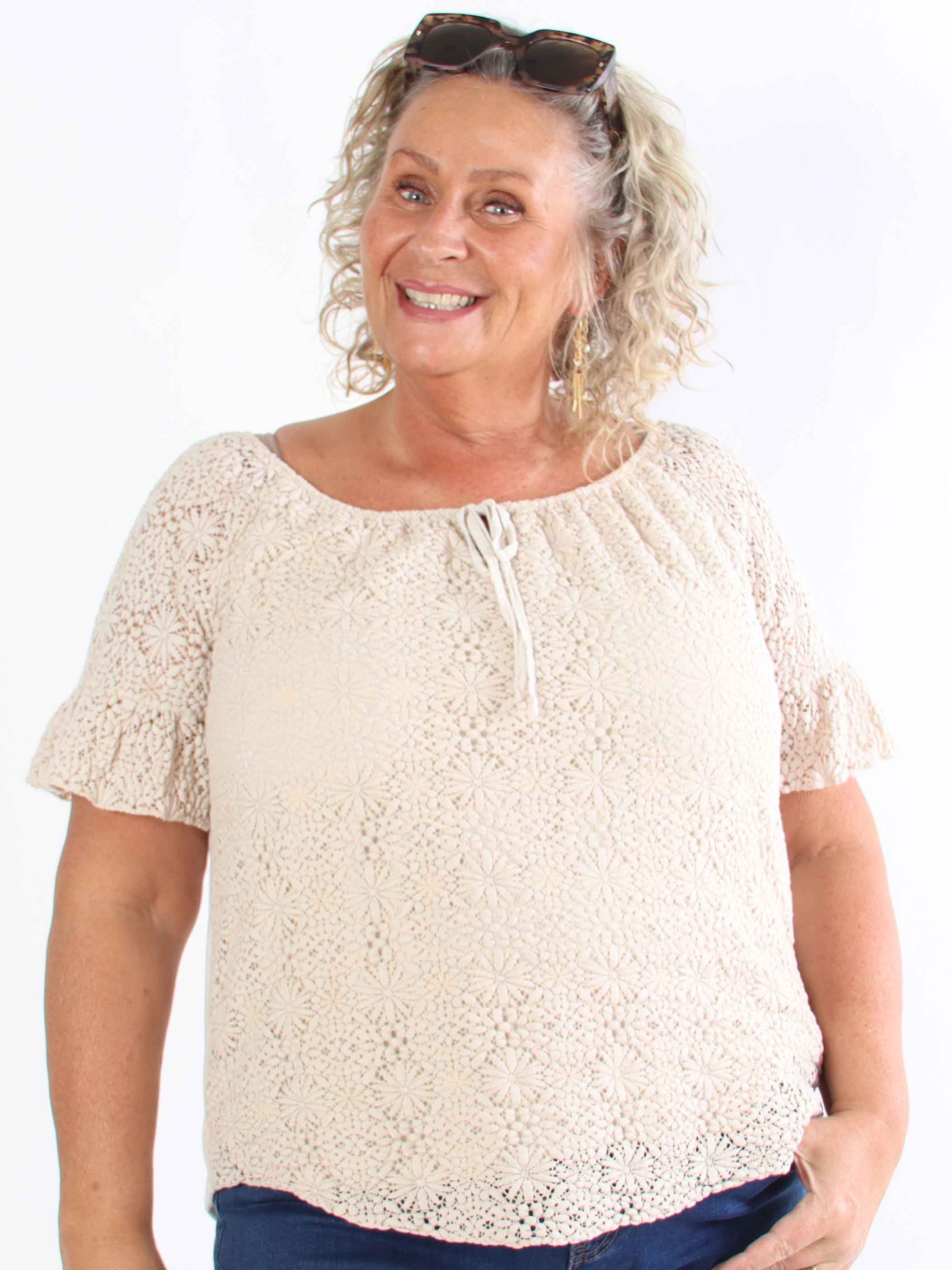 Elisa - Plus size-tunika i bomull med spets och elastisk halsringning