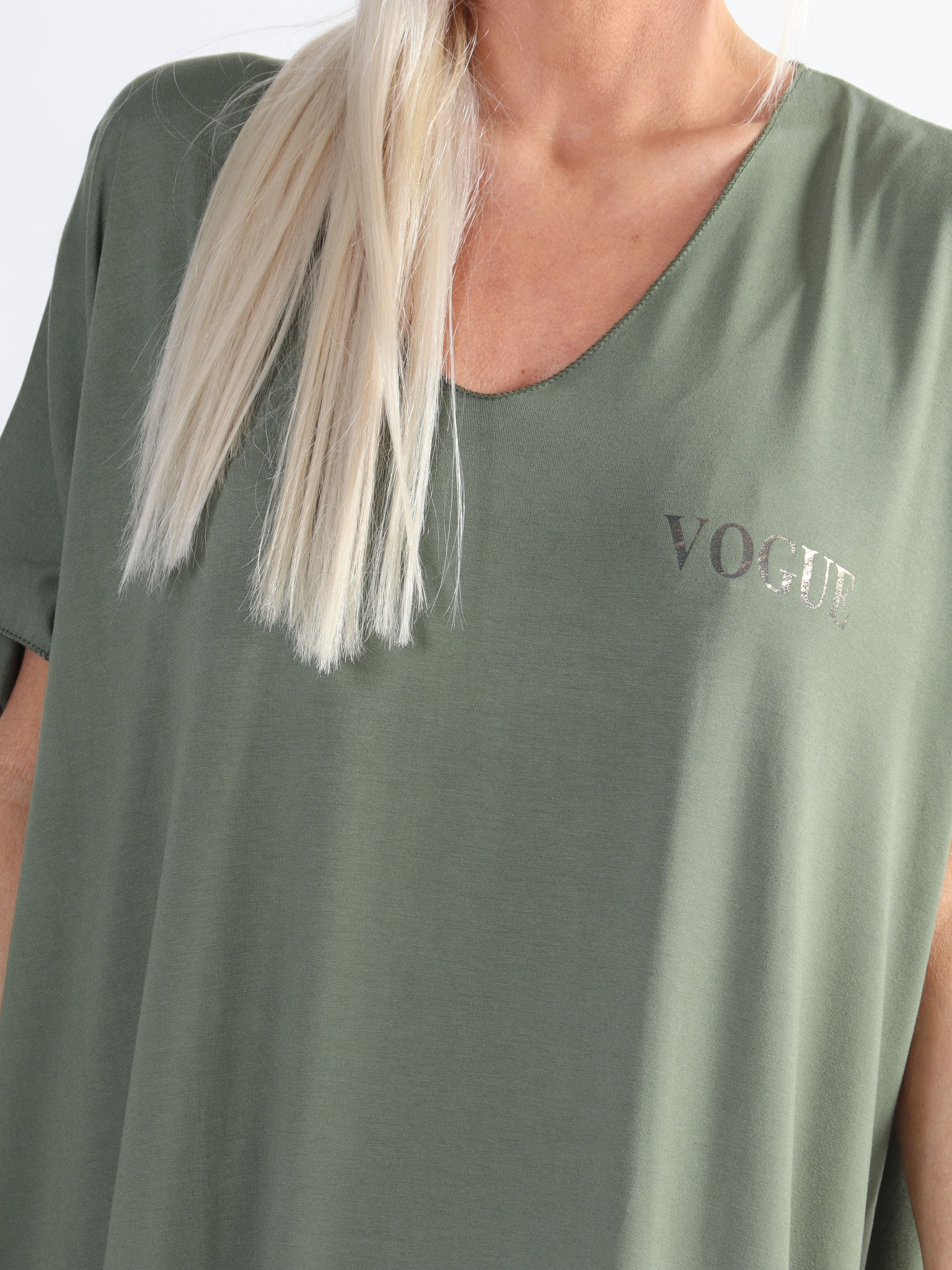 Ellen - T-shirtklänning i viskos med guldtryck i plusstorlek