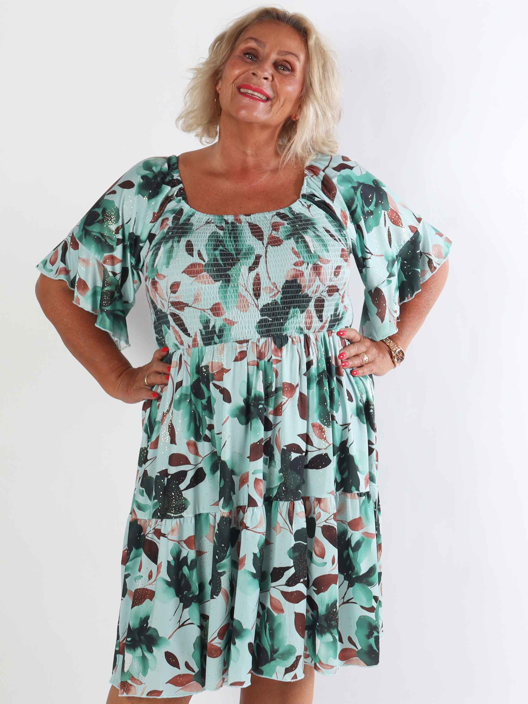 Elna Fiore Short - Blommig elastisk plus size klänning med smock över bysten