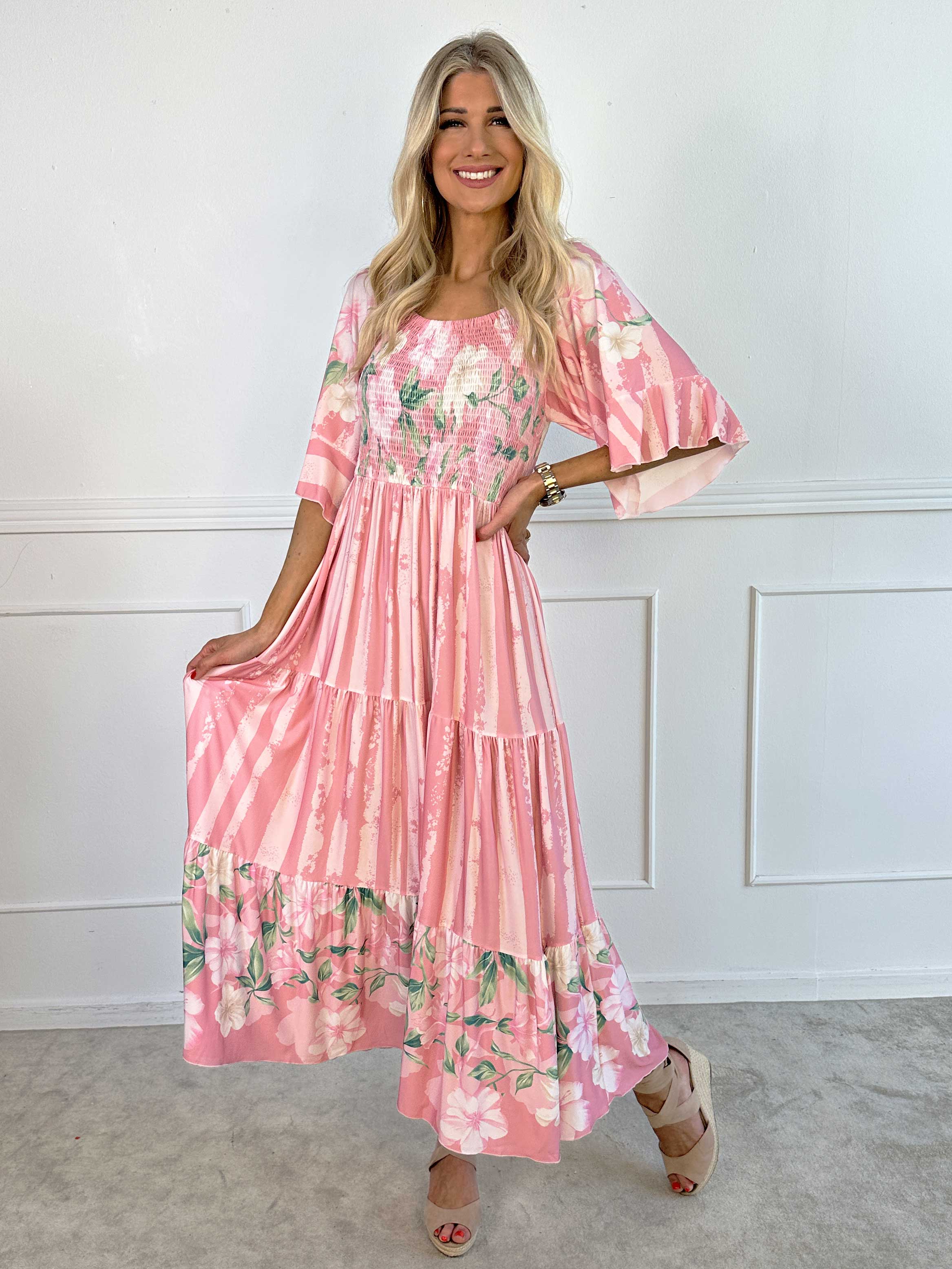 Elna Floral Stripe - Blommig elastisk klänning med smockat bröst