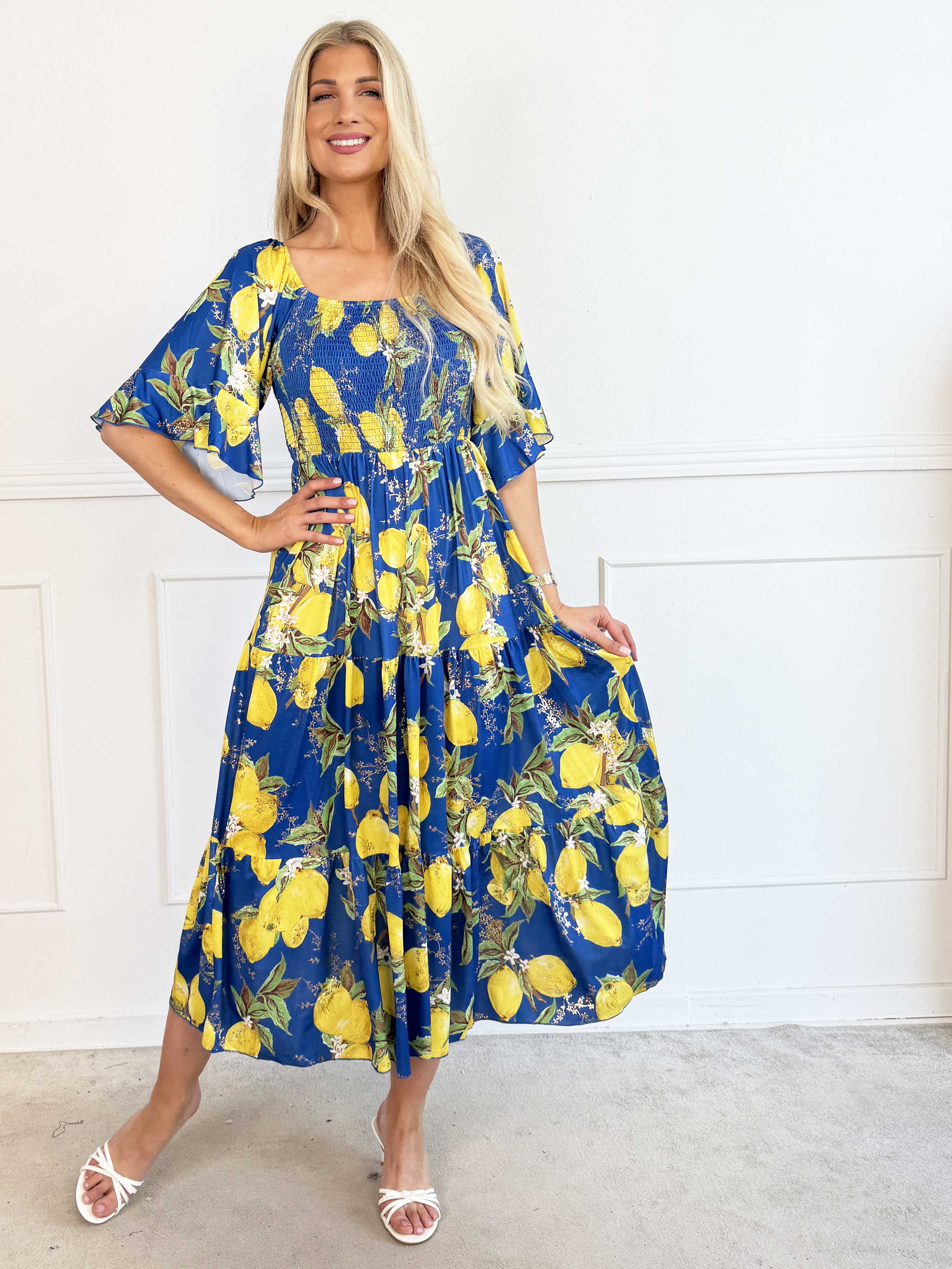 Elna Lemon - Lang elastisk kjole med citroner og smock over brystet