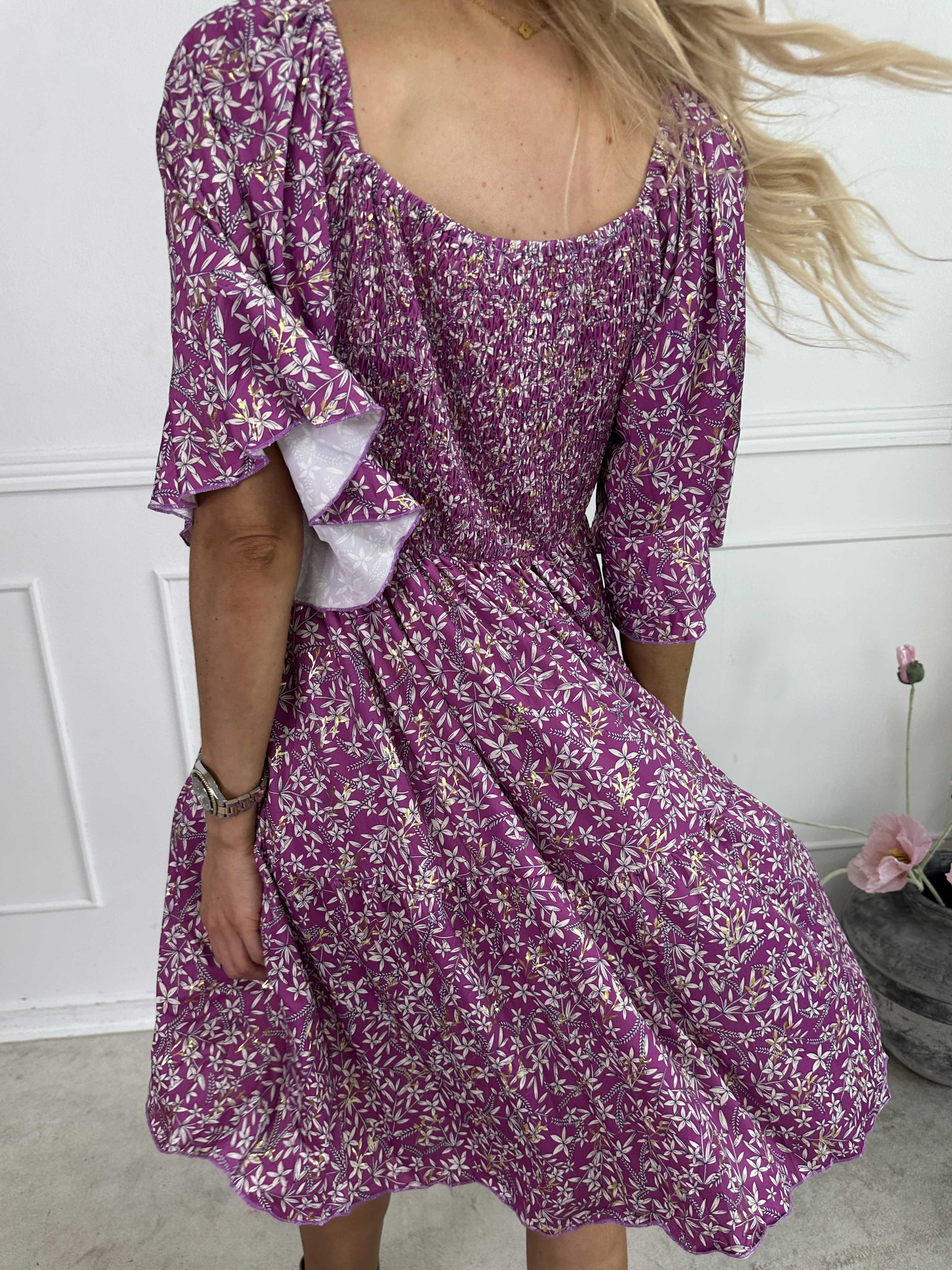 Elna Small Flower Short - Blommig elastisk klänning med smock över bysten