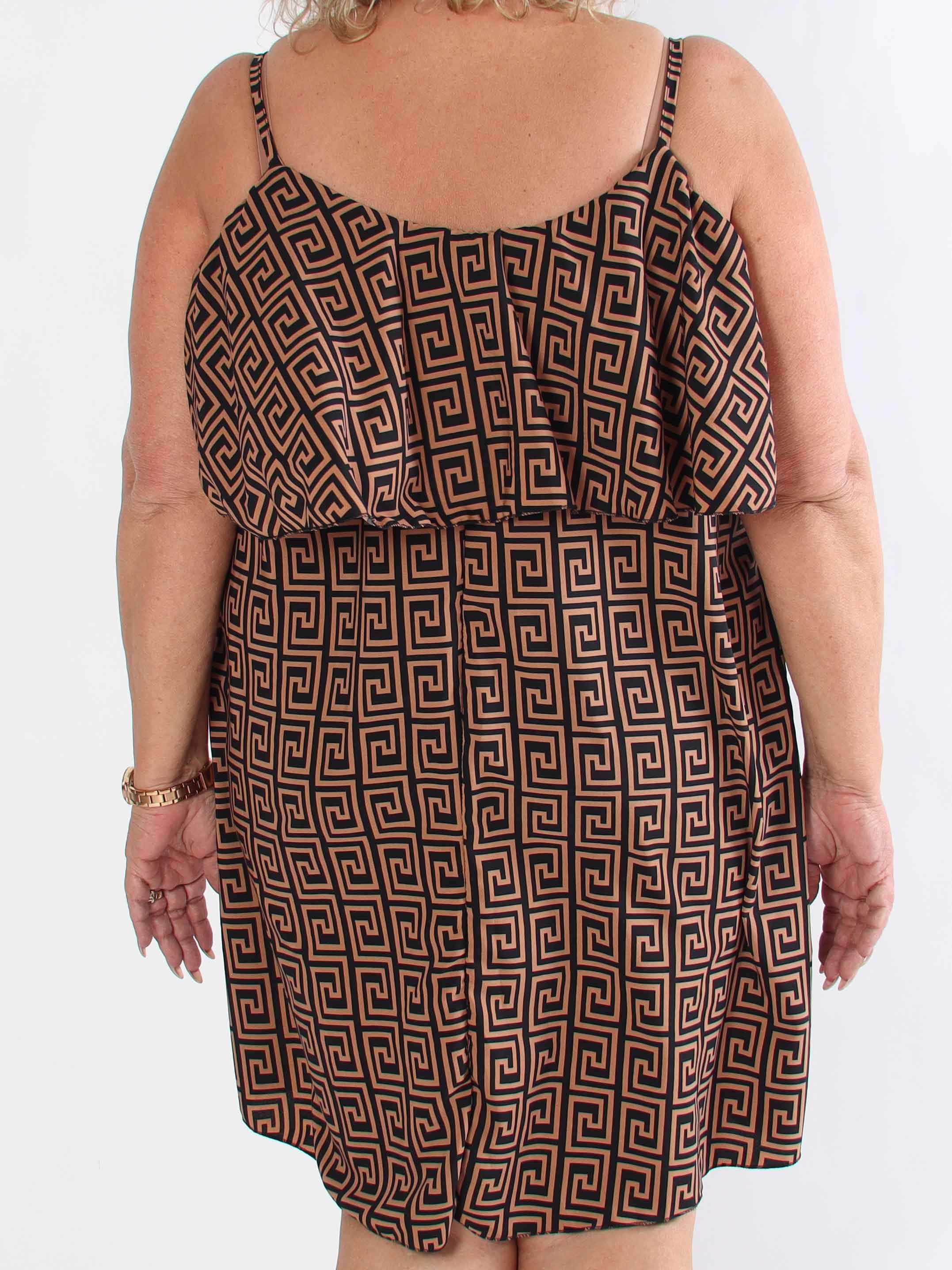 Elodie - Plus size sommarklänning i djurmönster med volang kant
