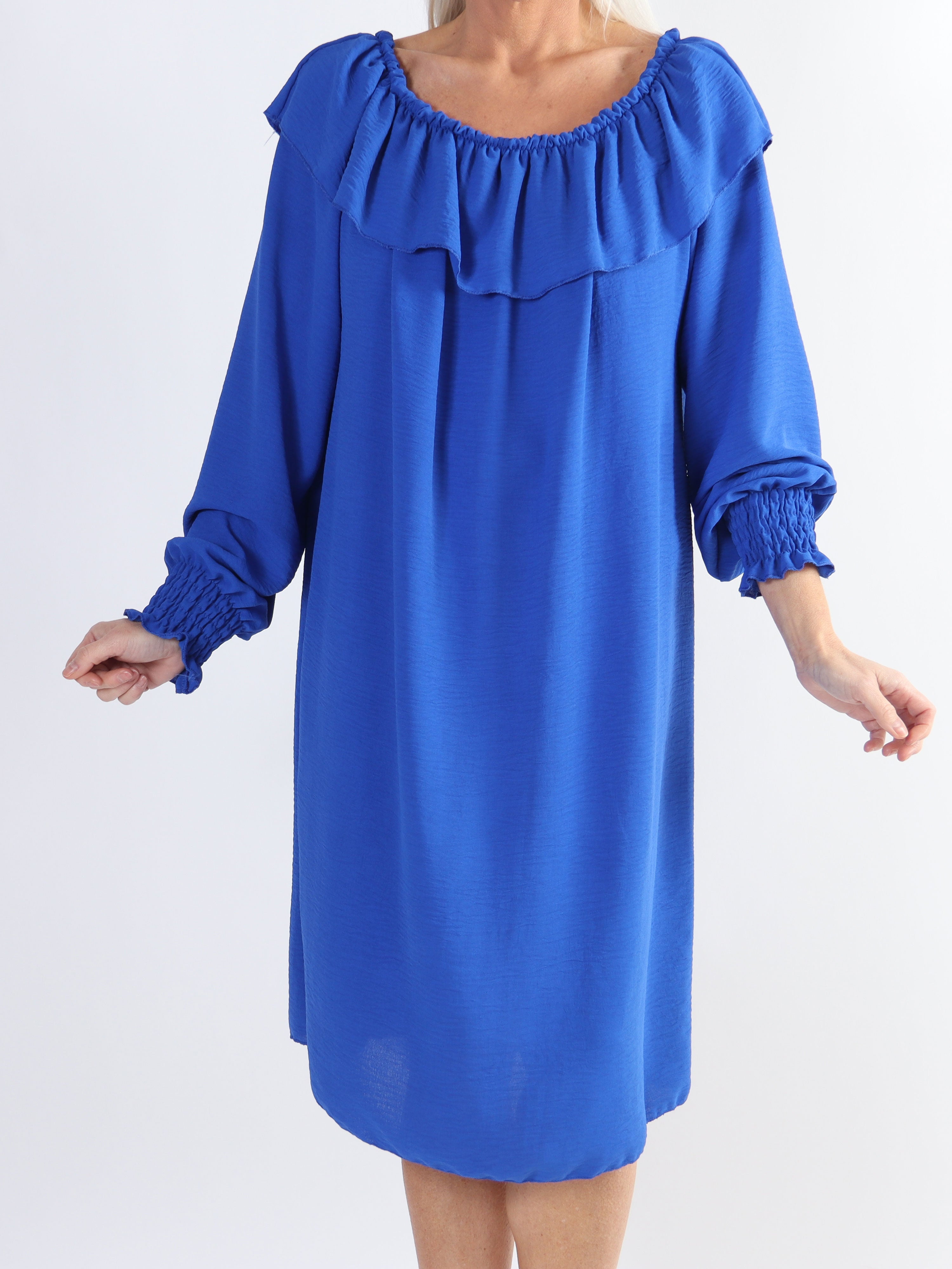 Elpida - Plus size-klänning med volangkant och smockärmar