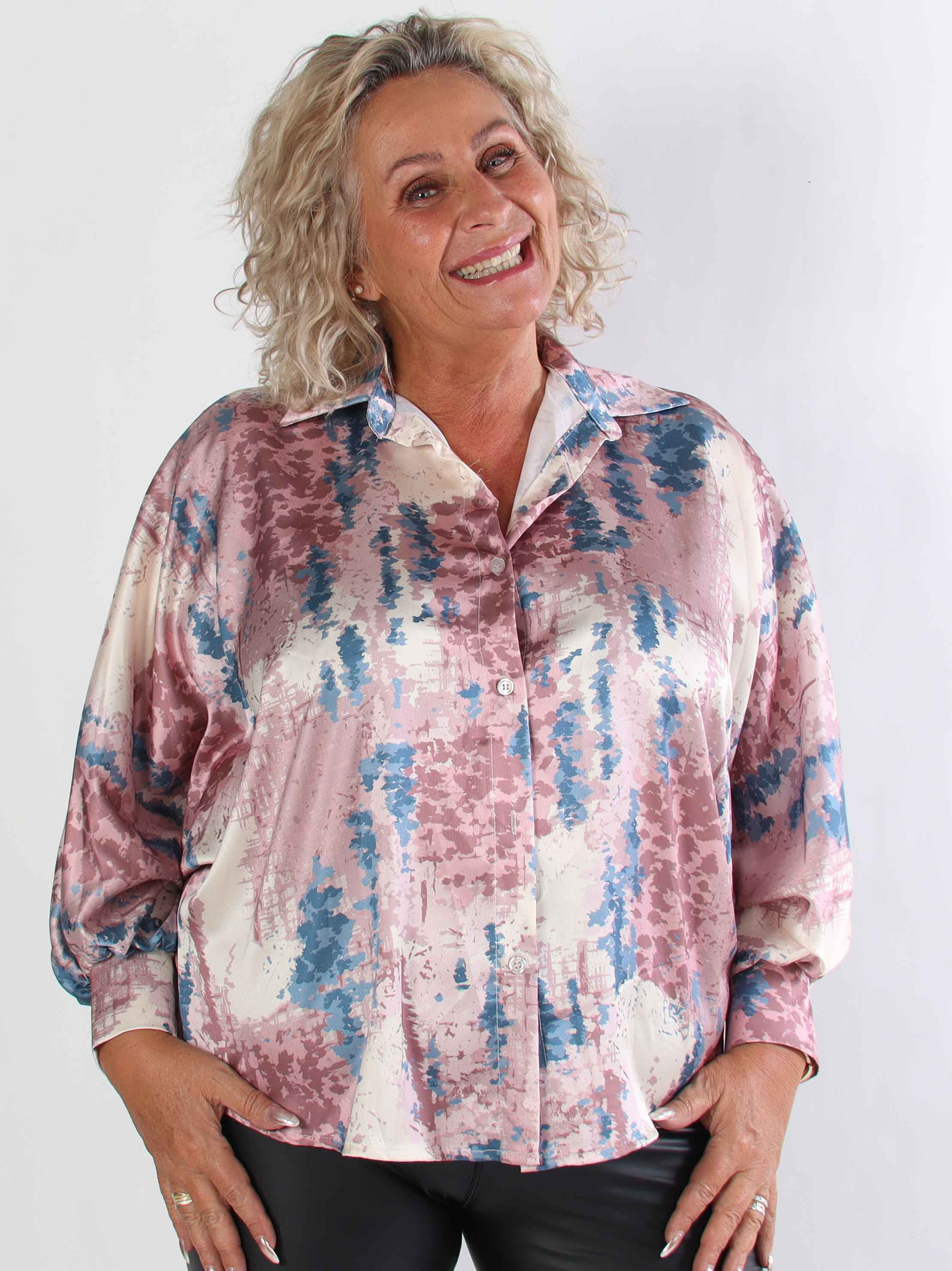 Feliciti Batik - Flerfärgad plus size skjorta med fladdermusärmar