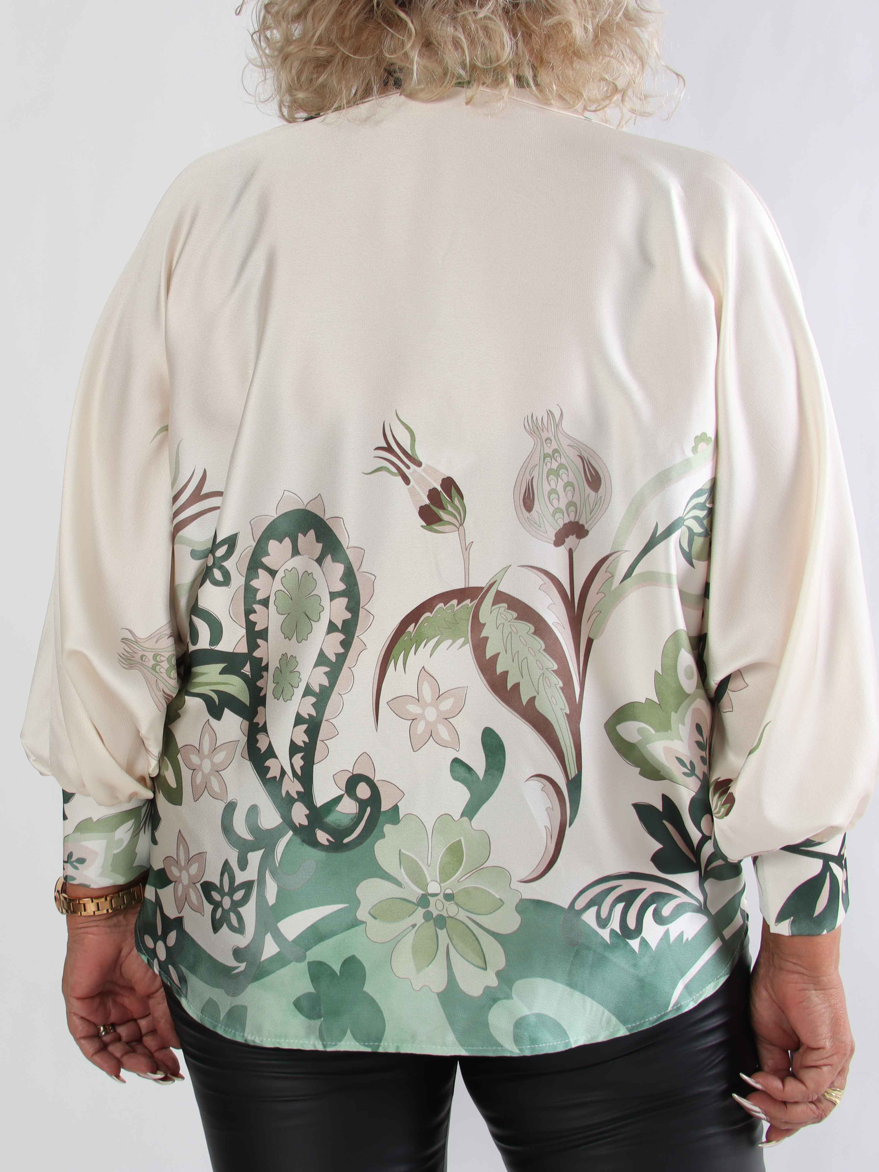Feliciti Paisley - Mönstrad plus size skjorta med fladdermusärmar