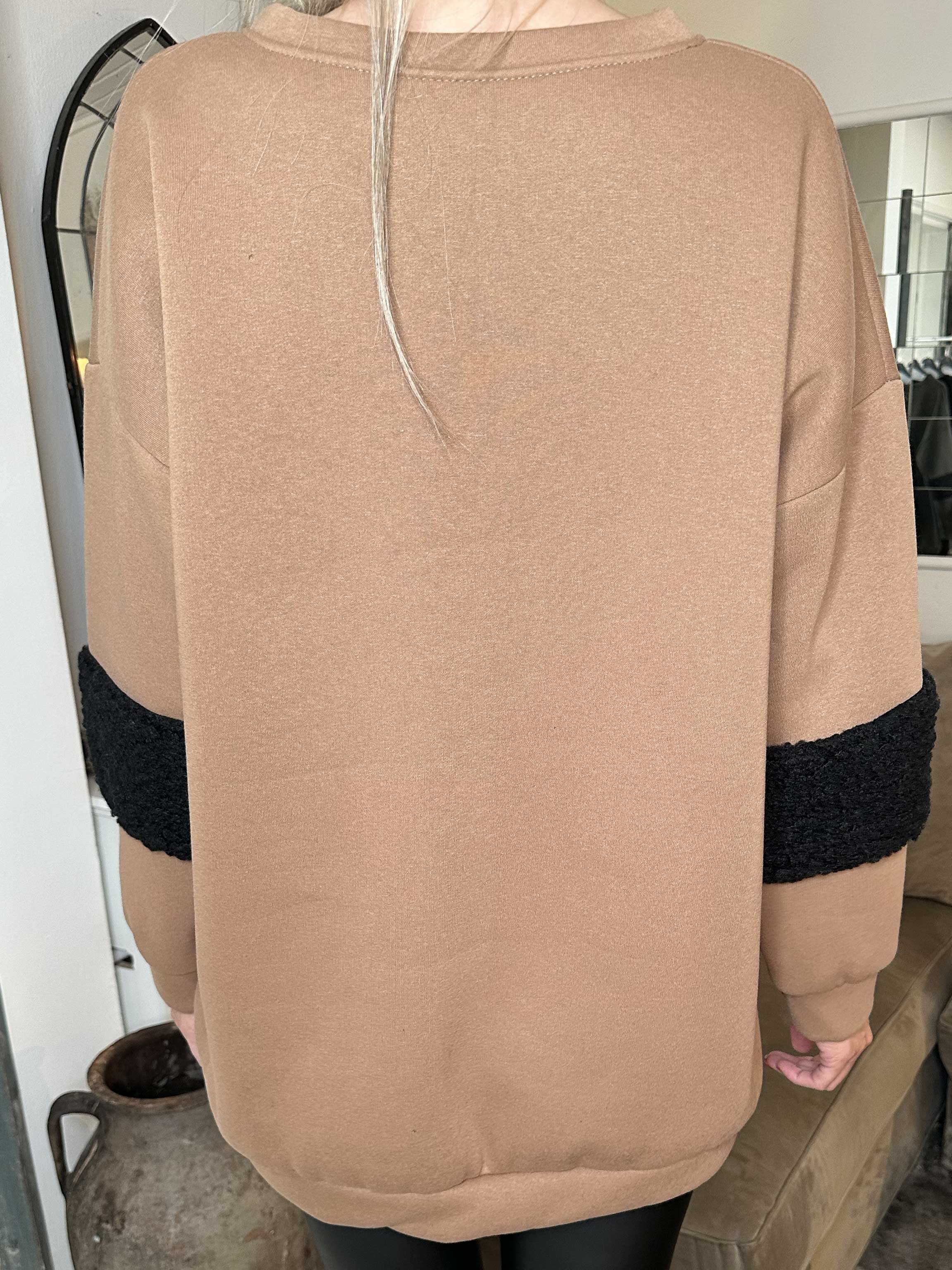 Fenya - Sweatshirt med detaljer i mjuk plysch