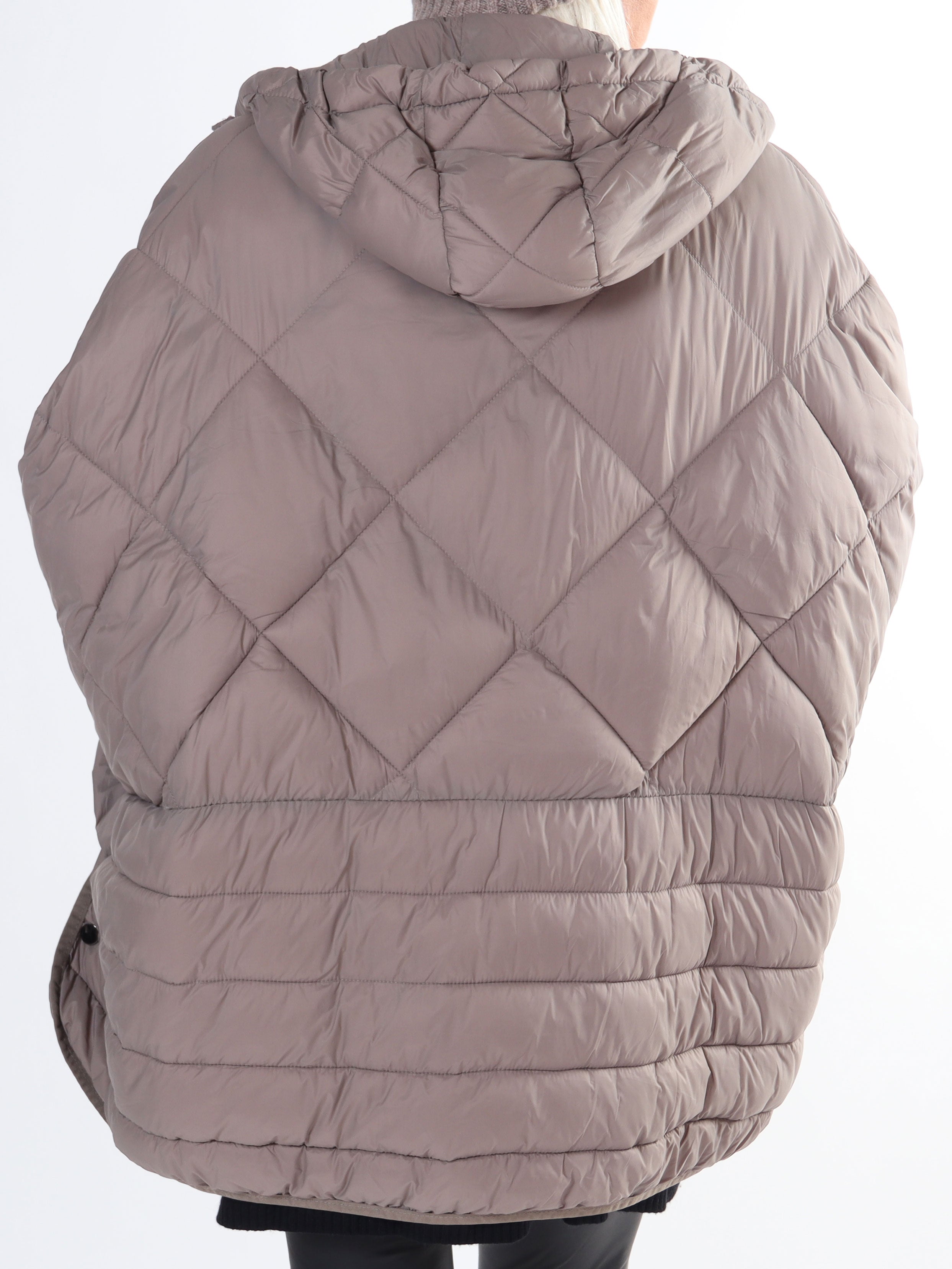 Floriza - Kort plus size dunjacka i oversized passform