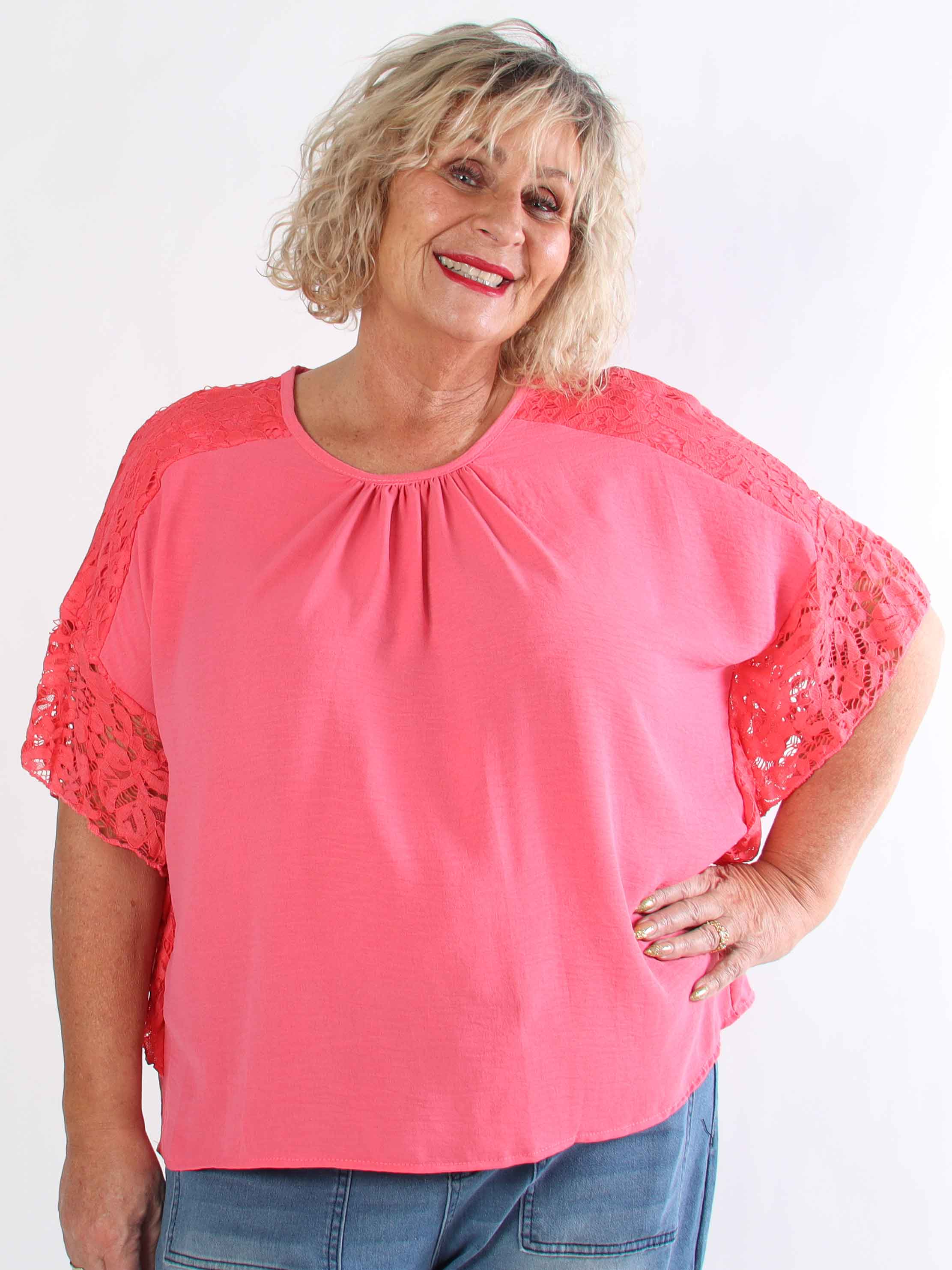 Frazzine Shirt - Plus size tunika i løs pasform med blondekant ved ærmerne