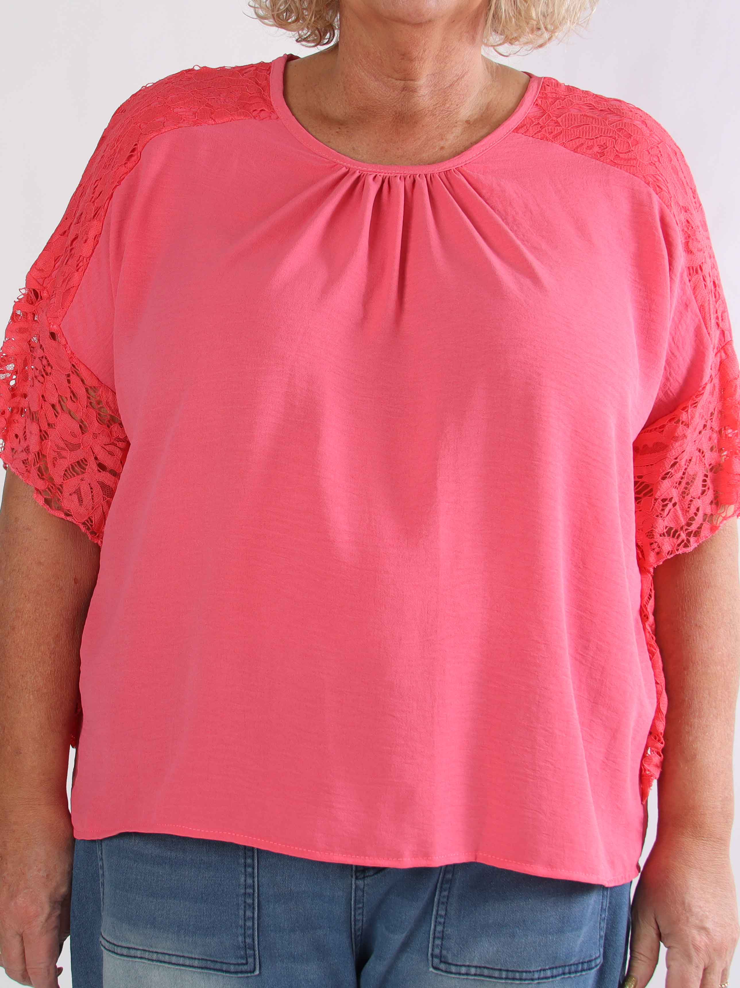 Frazzine Shirt - Plus size tunika i løs pasform med blondekant ved ærmerne