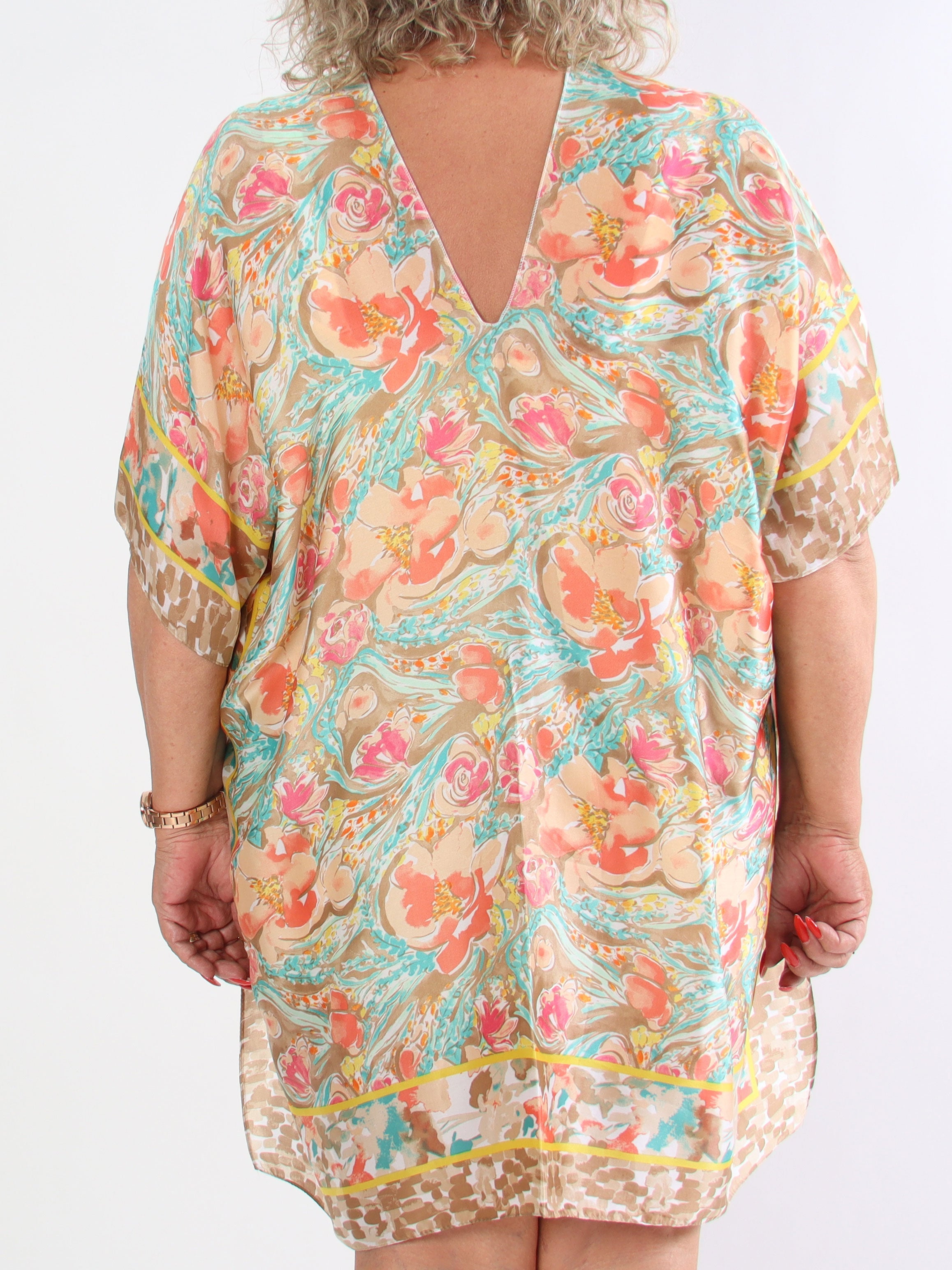 Fryd - Mönstrad plus size-tunika i mjuk viskos och siden