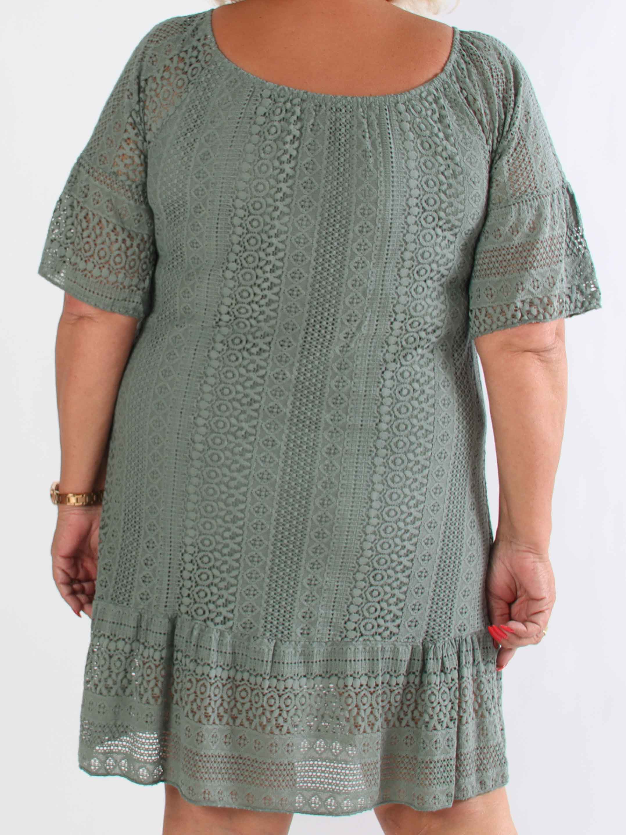 Galateia Sleeves - Plus size klänning i mjuk spets i bomull