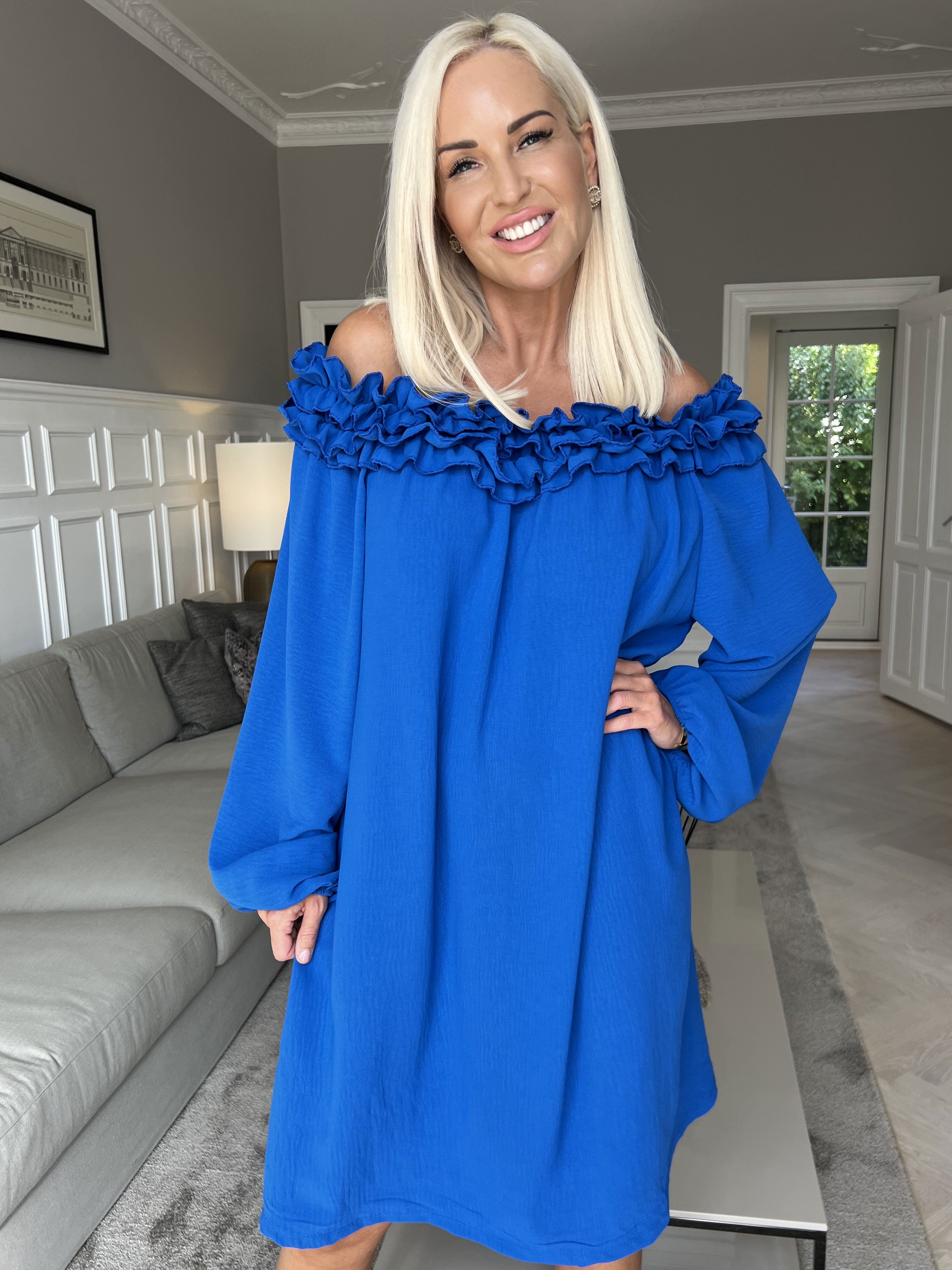 Chili Dress - Klänning med långa ärmar och volanger