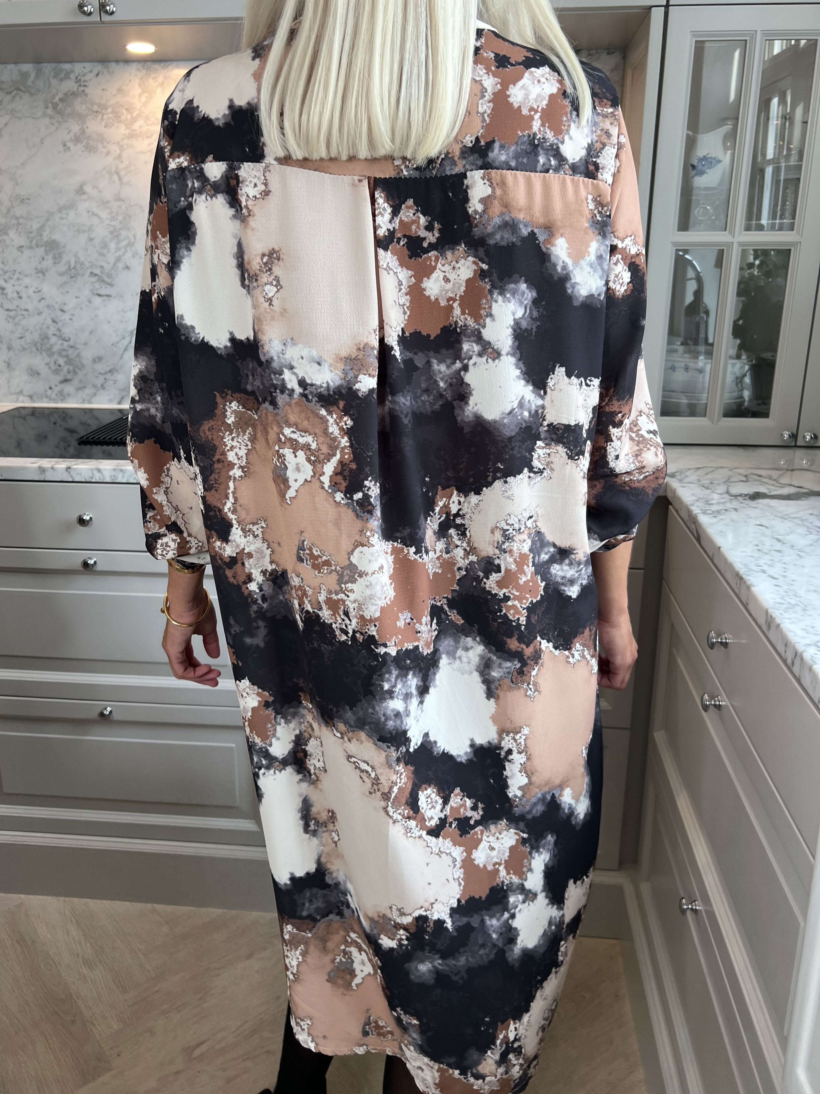 Vanesa Dress Batik - Lätt och luftig klänning i batikmönster