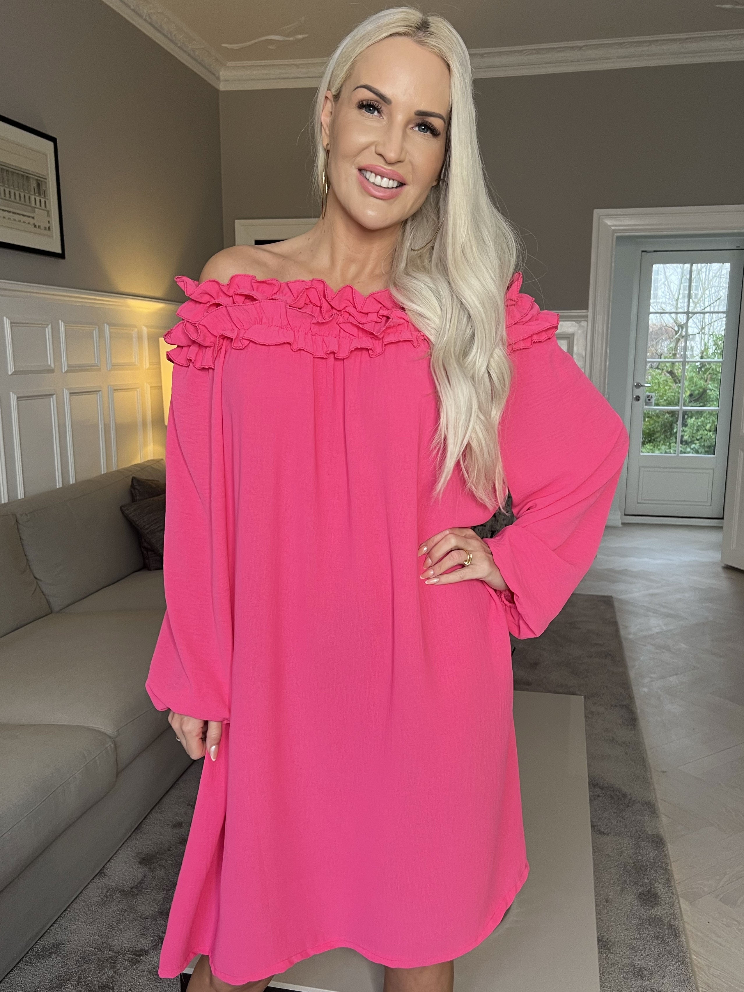 Chili Dress - Klänning med långa ärmar och volanger