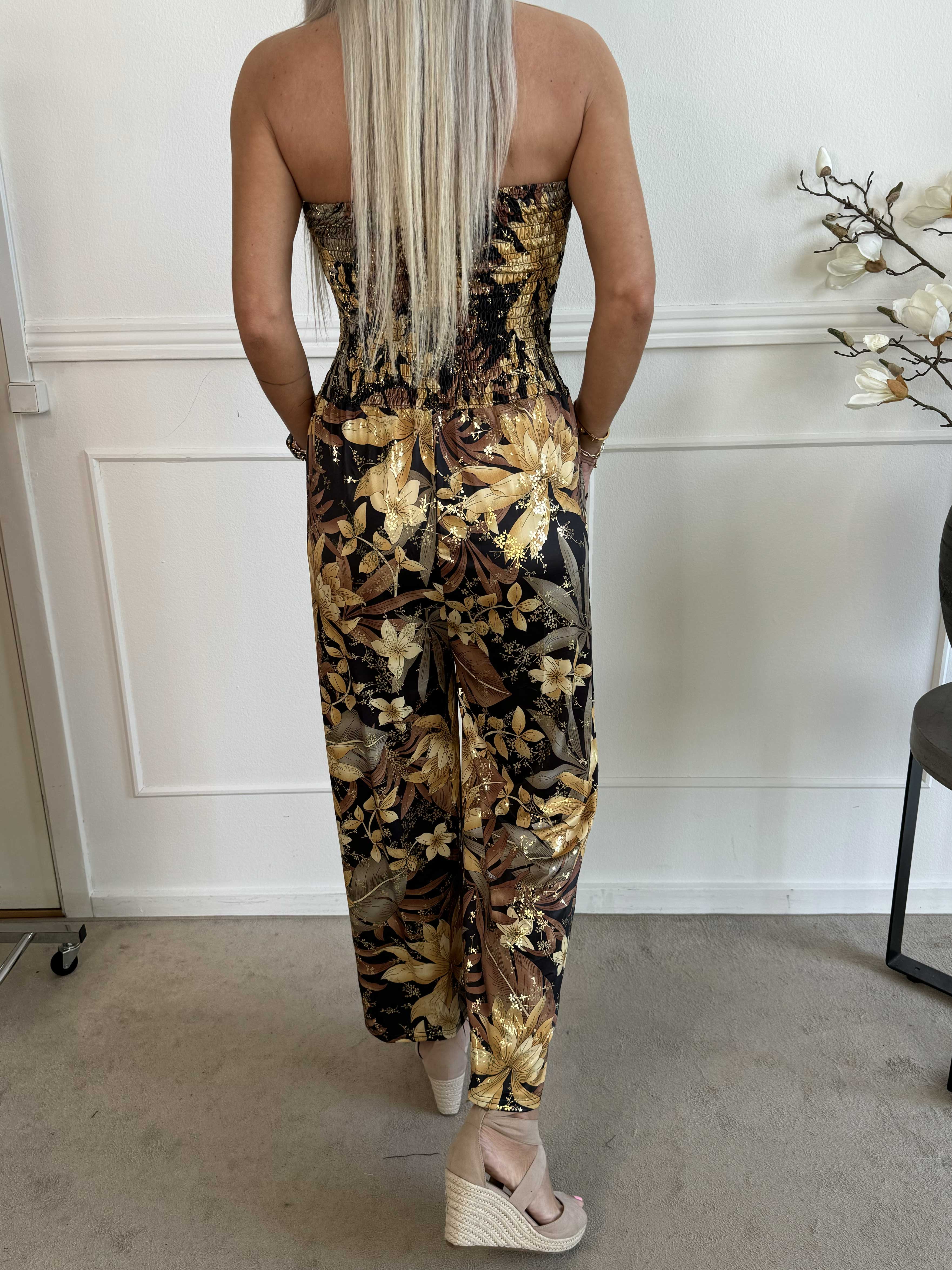 Pams Tube Jumpsuit - Stretch jumpsuit med smock på bröstet