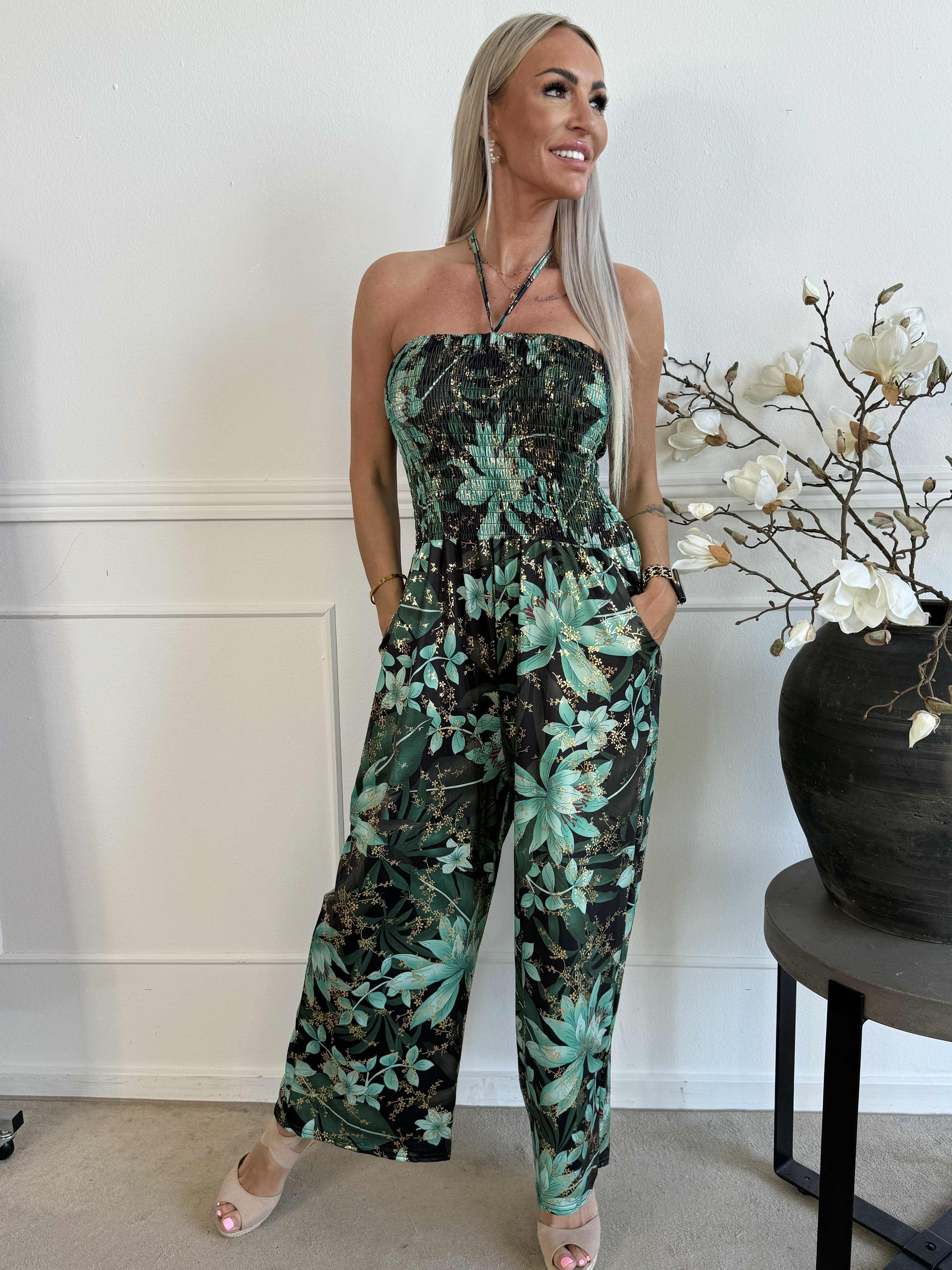 Pams Tube Jumpsuit - Stretch jumpsuit med smock på bröstet