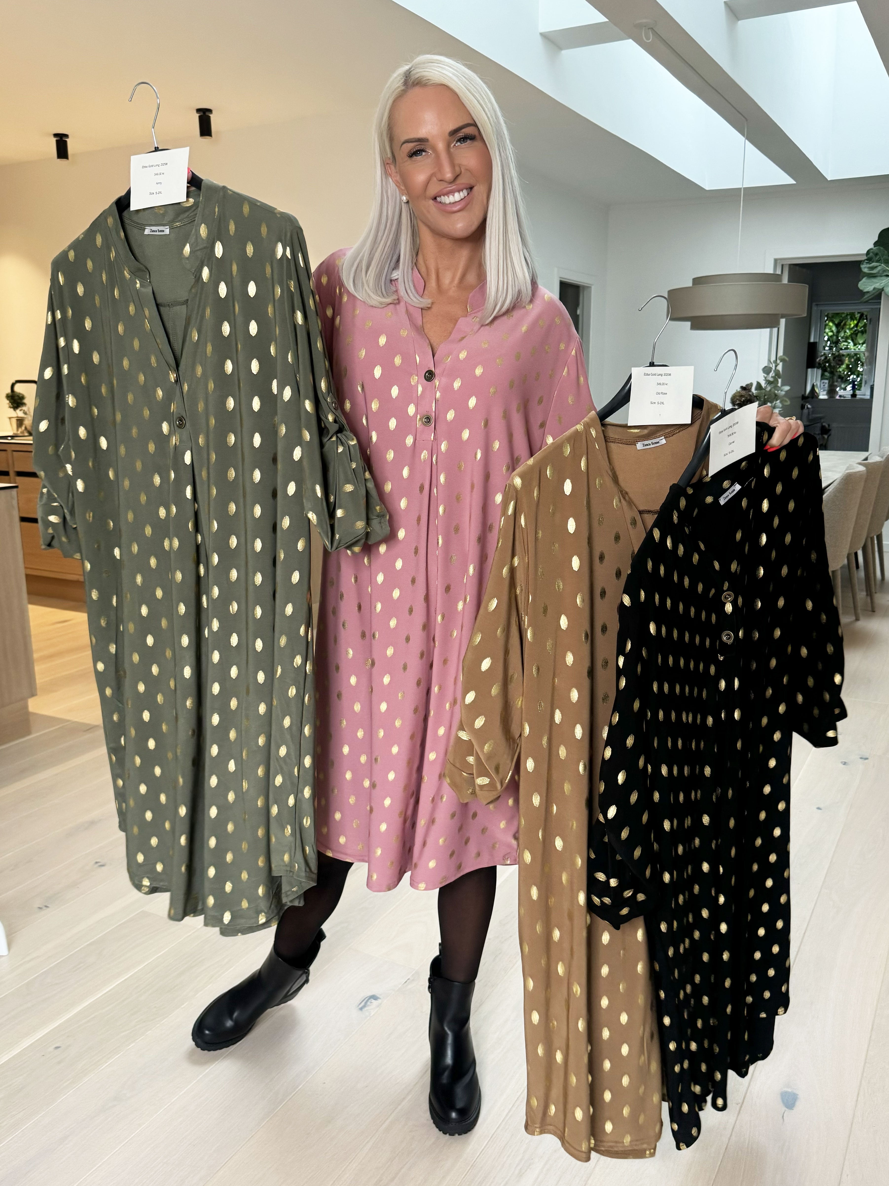 Ebba Gold Long - Elastisk klänning med guldprickar