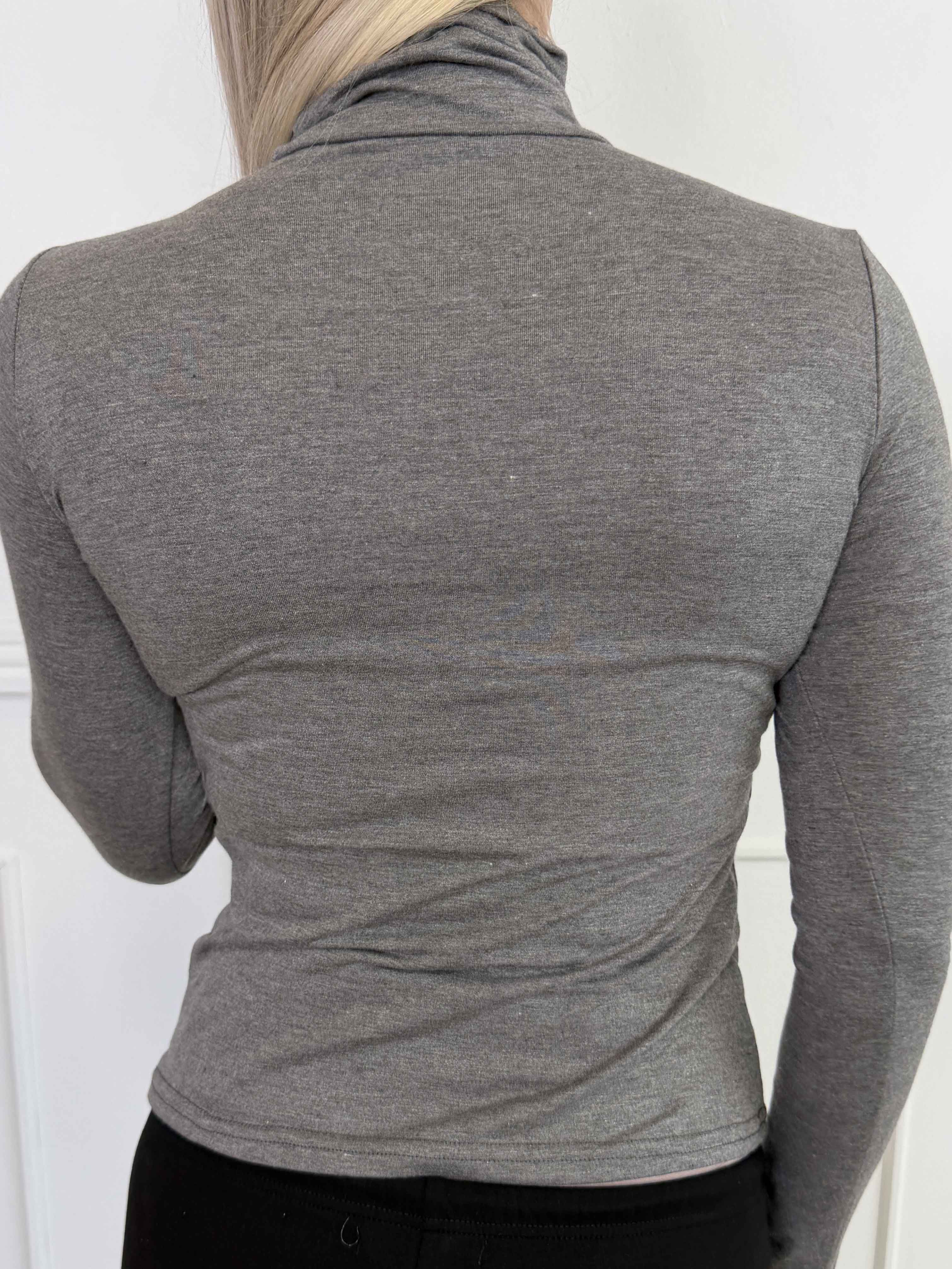 Noras - Langærmet basis bluse i viskose med turtleneck