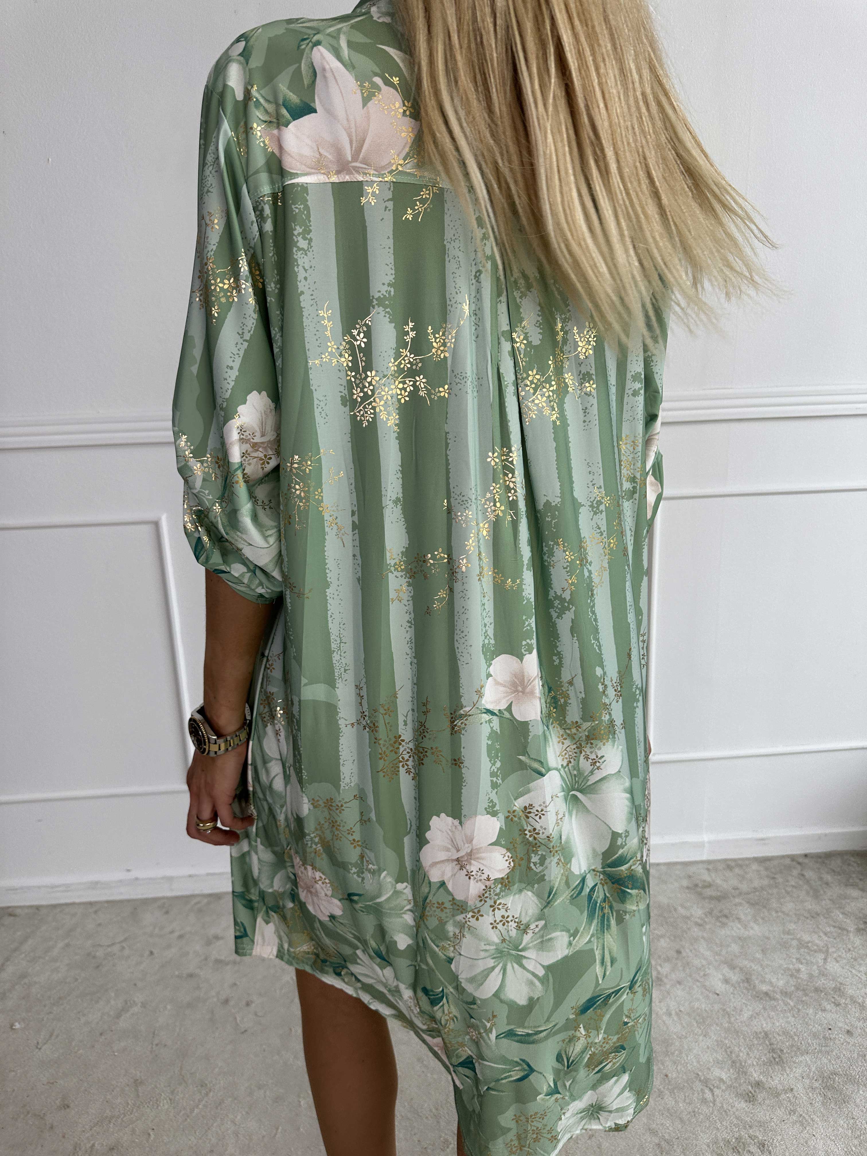 Ebba Floral Stripe Long - Elastisk blommig klänning med gulddetaljer