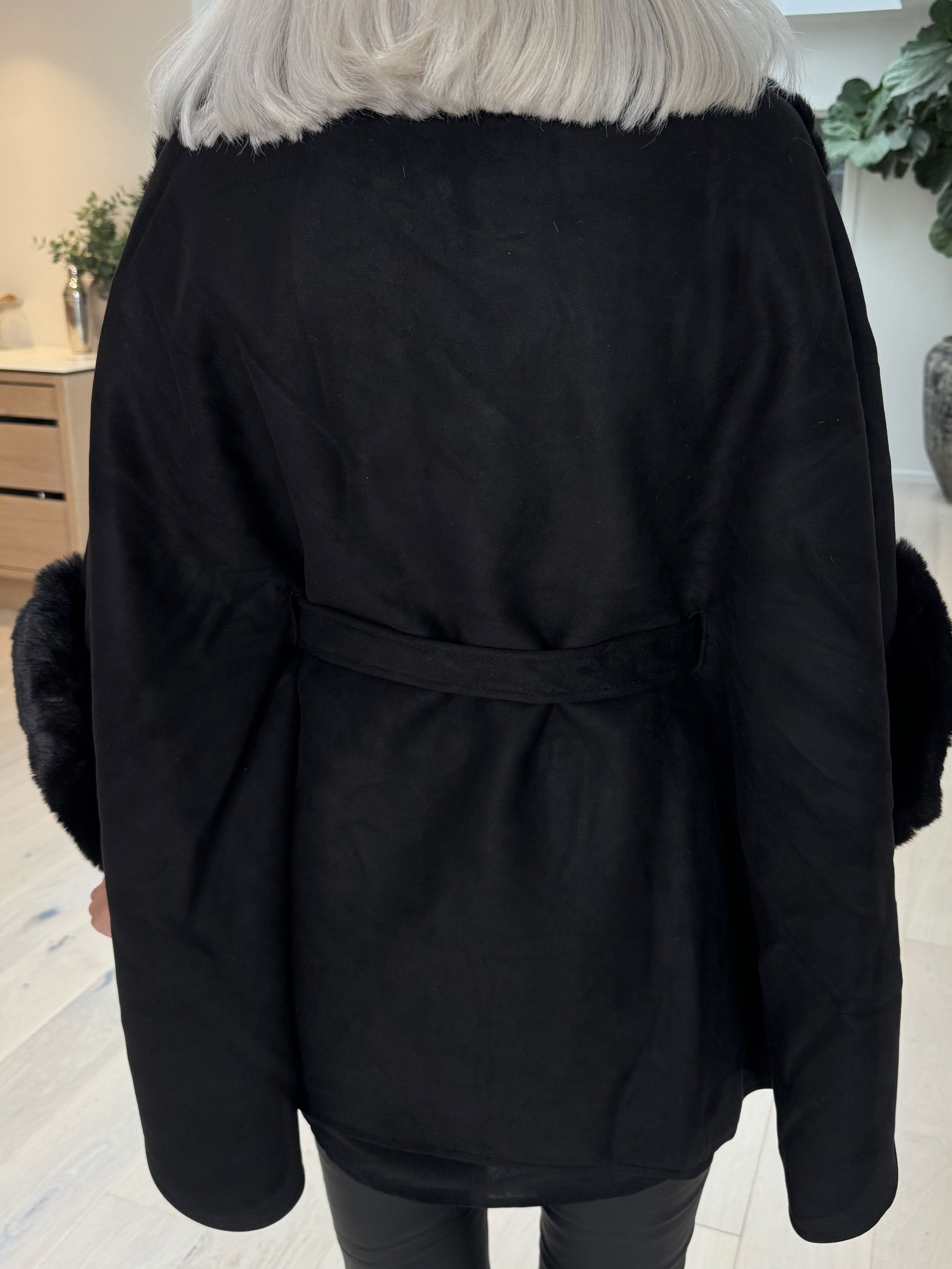 Cloud - Poncho med fuskpäls