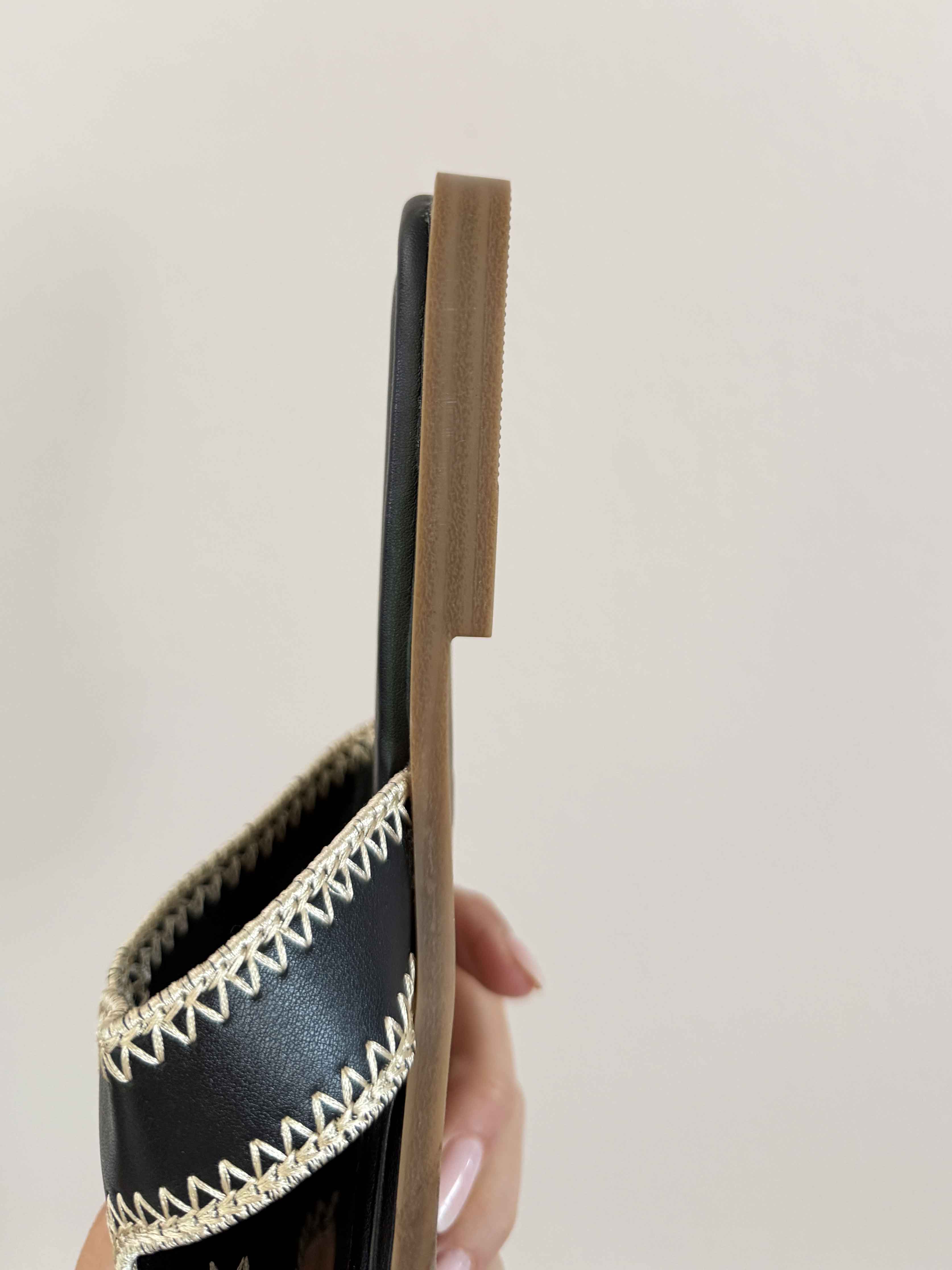 Shannon - Sandal i klassisk design med søde syninger