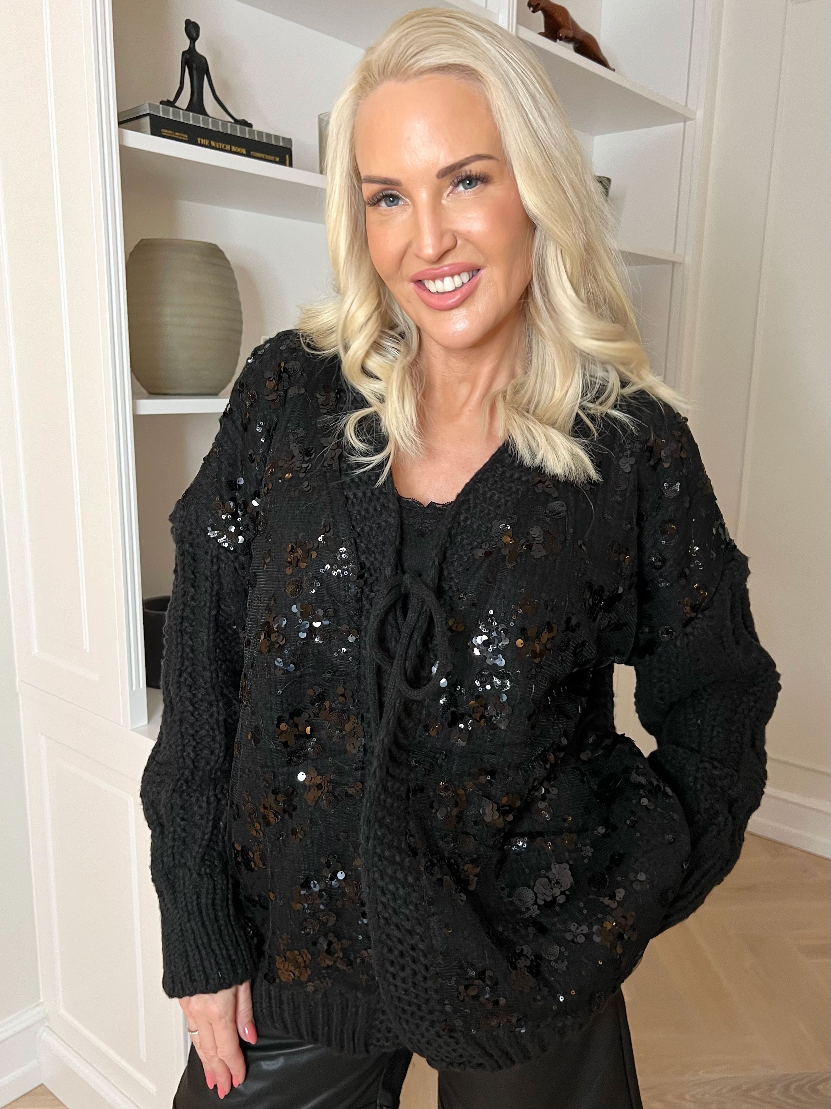 Trisse - Tyk strikcardigan med mesh og pailletter
