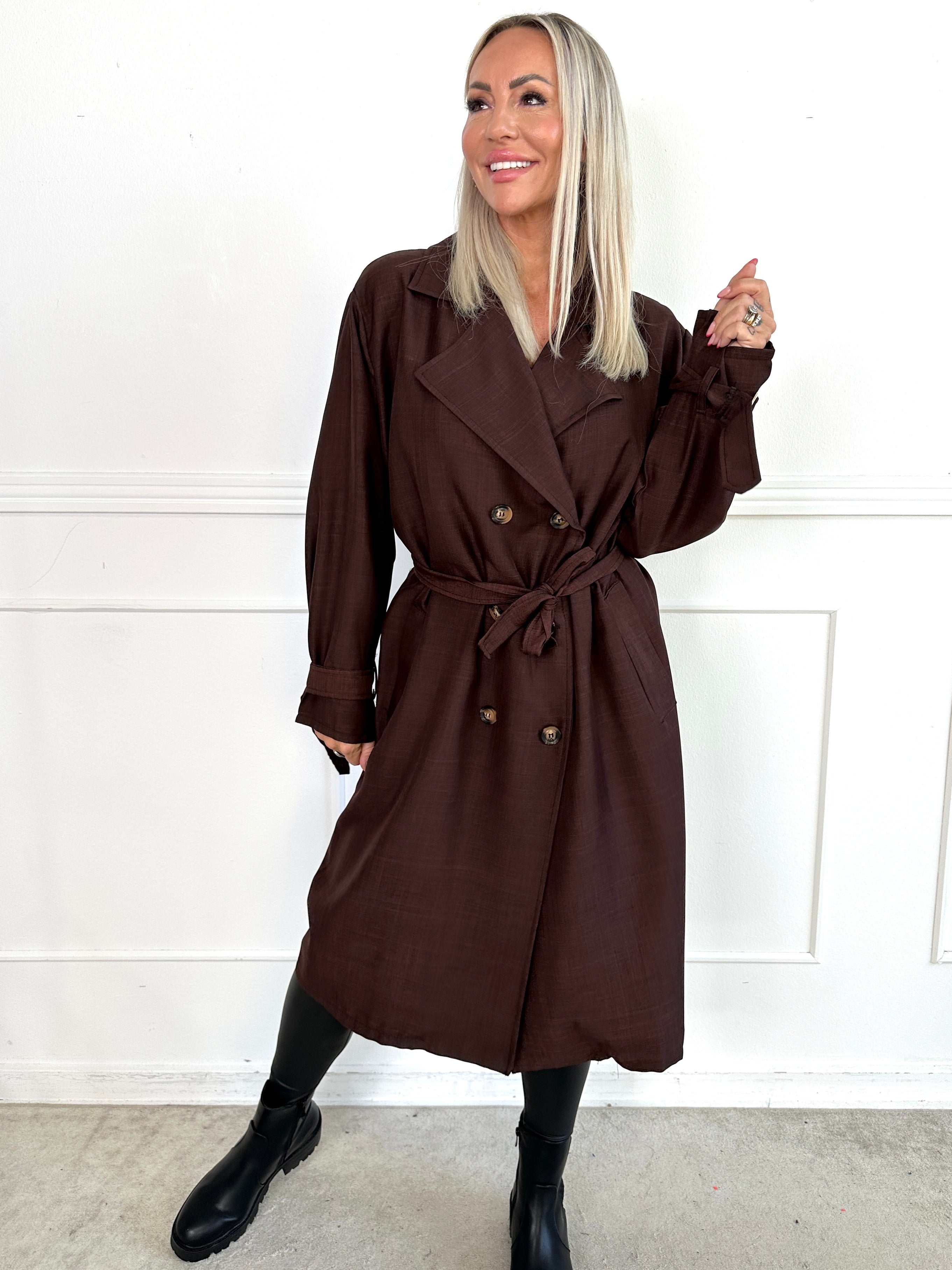 Sharpay - Lätt trenchcoat med knytskärp