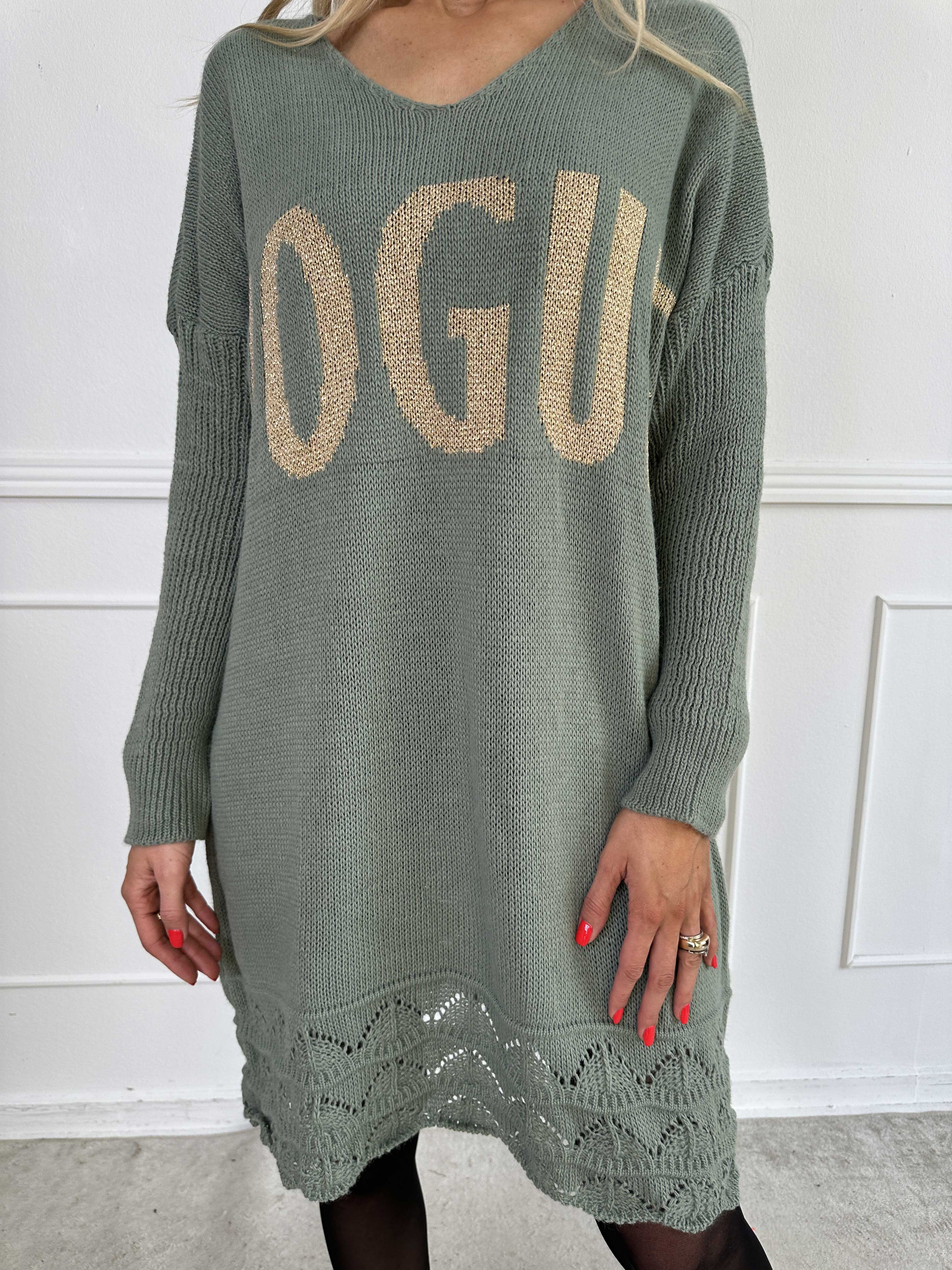 Rebeca Gold - Stickad blus med VOGUE och mönster nedtill