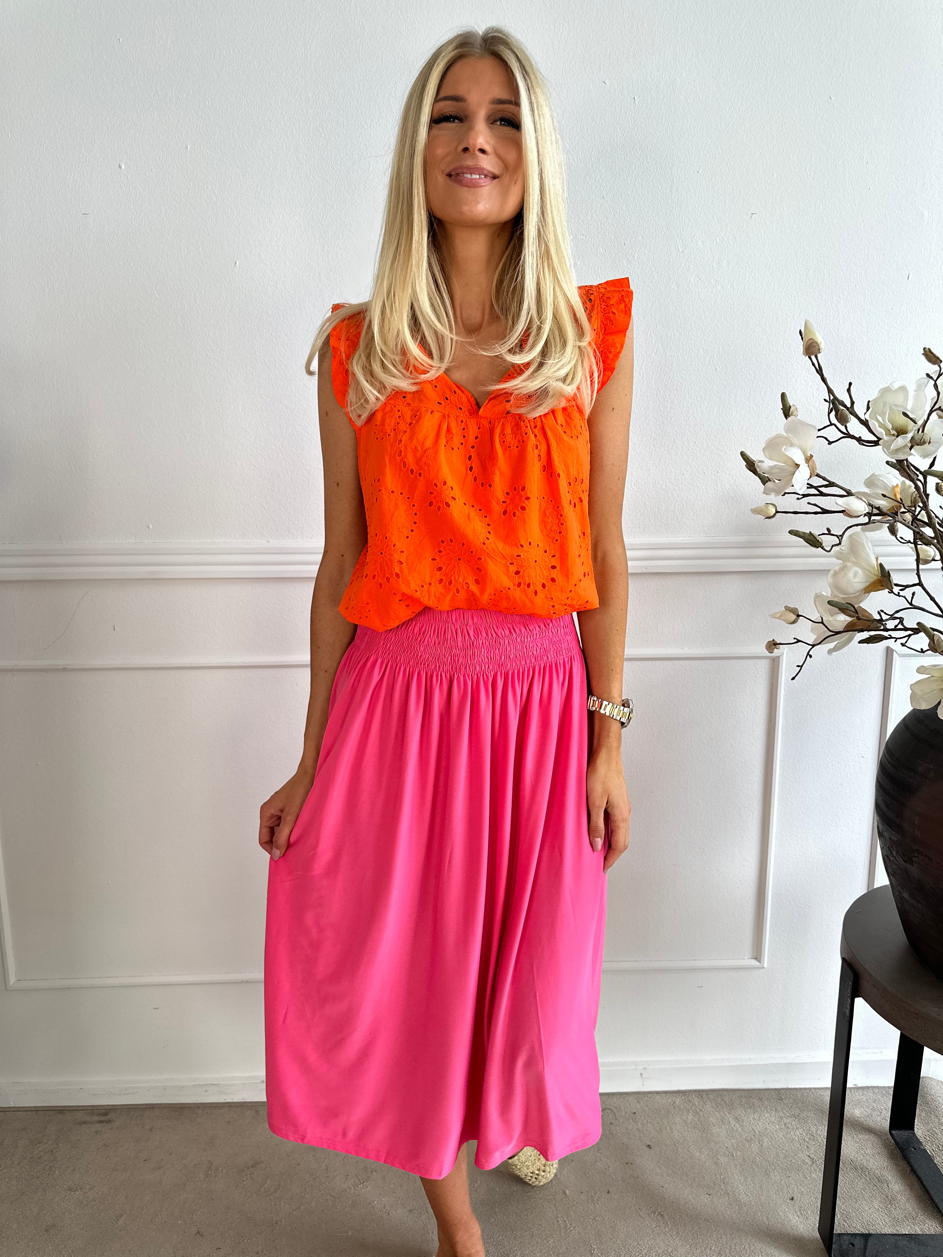 Pams Plain Midi Skirt - Kjol i stretchigt material med fickor