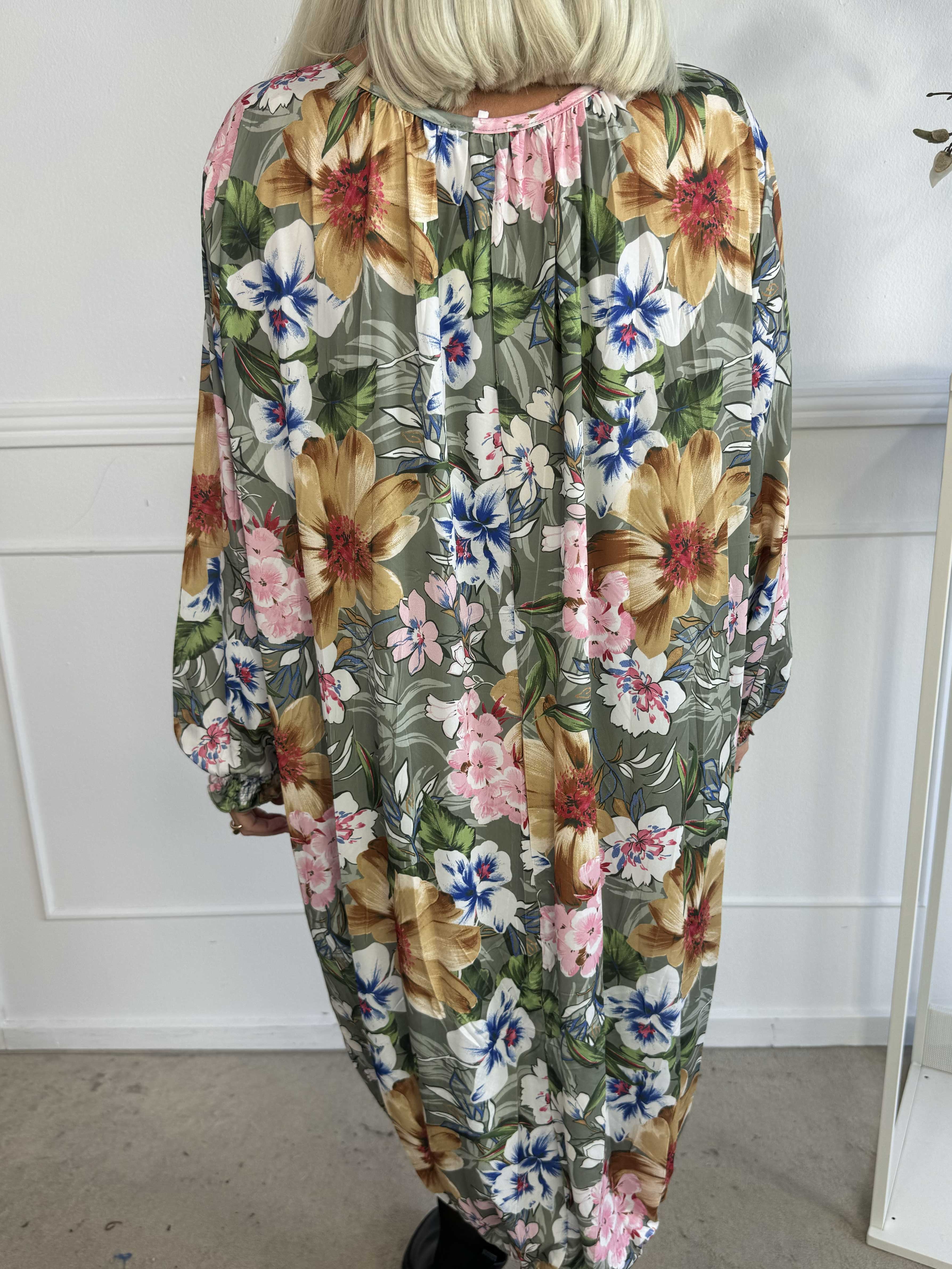 Miracle Floral Dress L/S - Blommig klänning med resår och långa ärmar