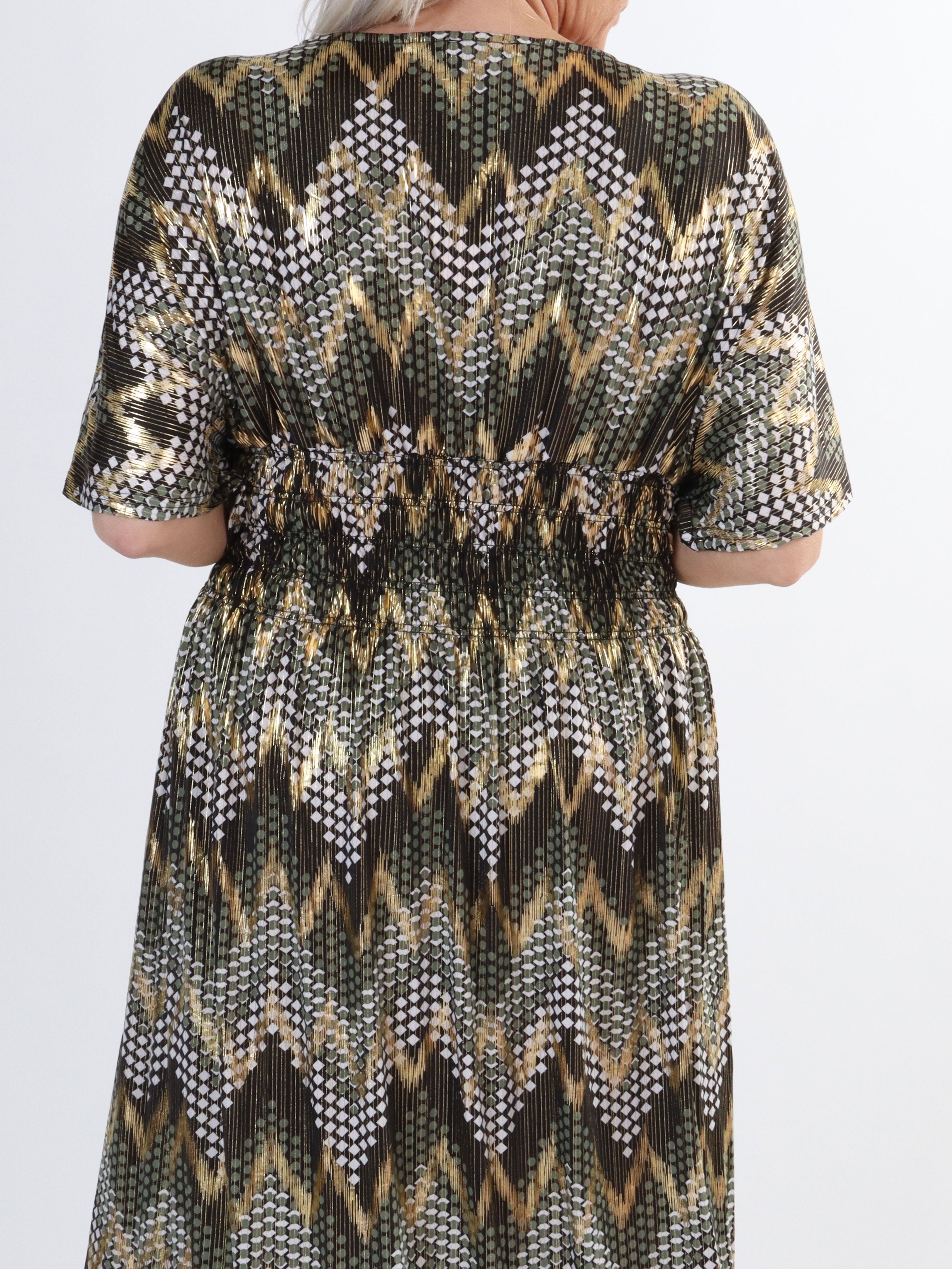 Pams Pattern - Lång elastisk plus size klänning i veckfritt tyg